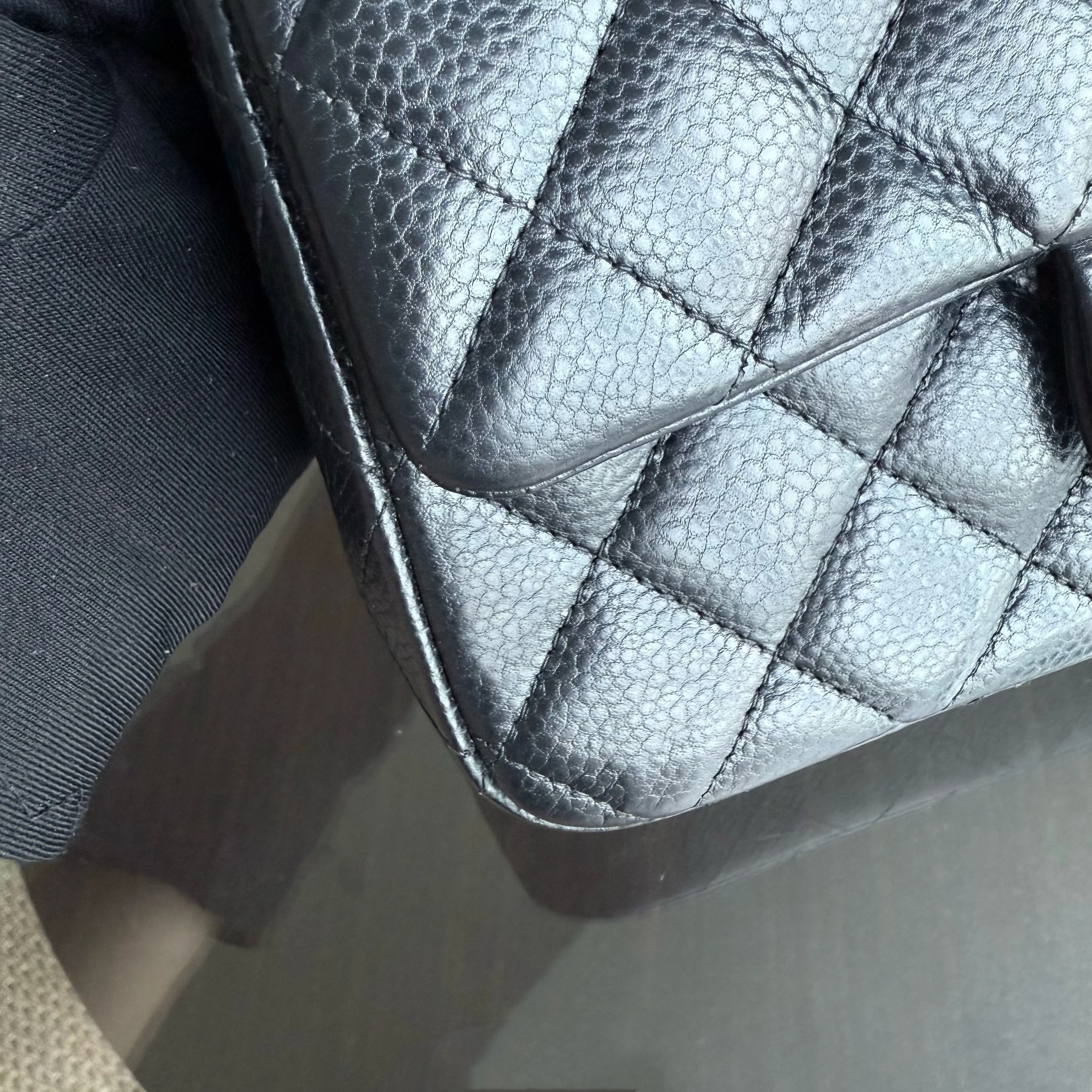 Chanel Classic Flap Mini - Caviar 20CM Quilted Black Gold Hardware Series 25