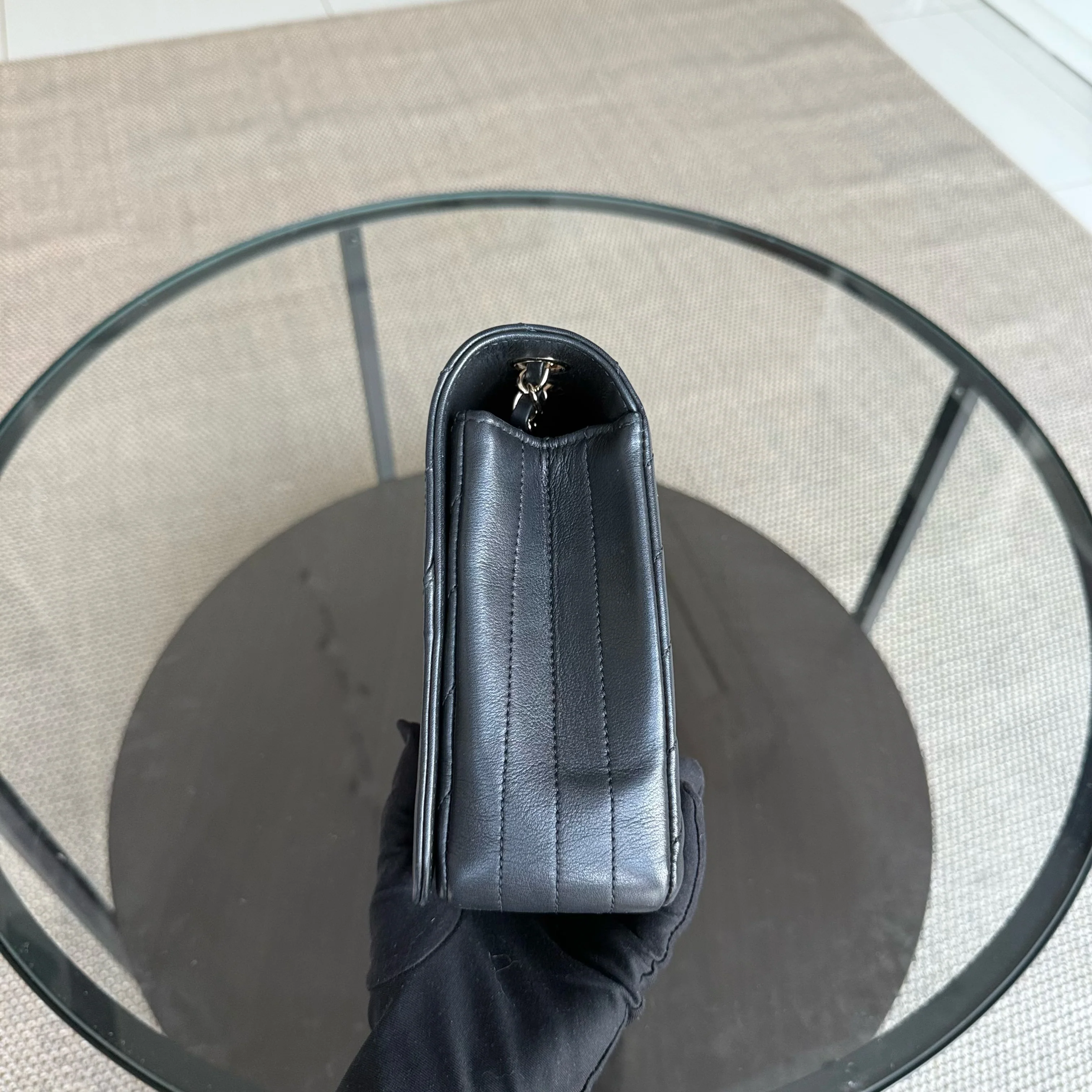 Chanel Flap Medium - Calfskin 27CM Chevron Black Gold Hardware Series 27