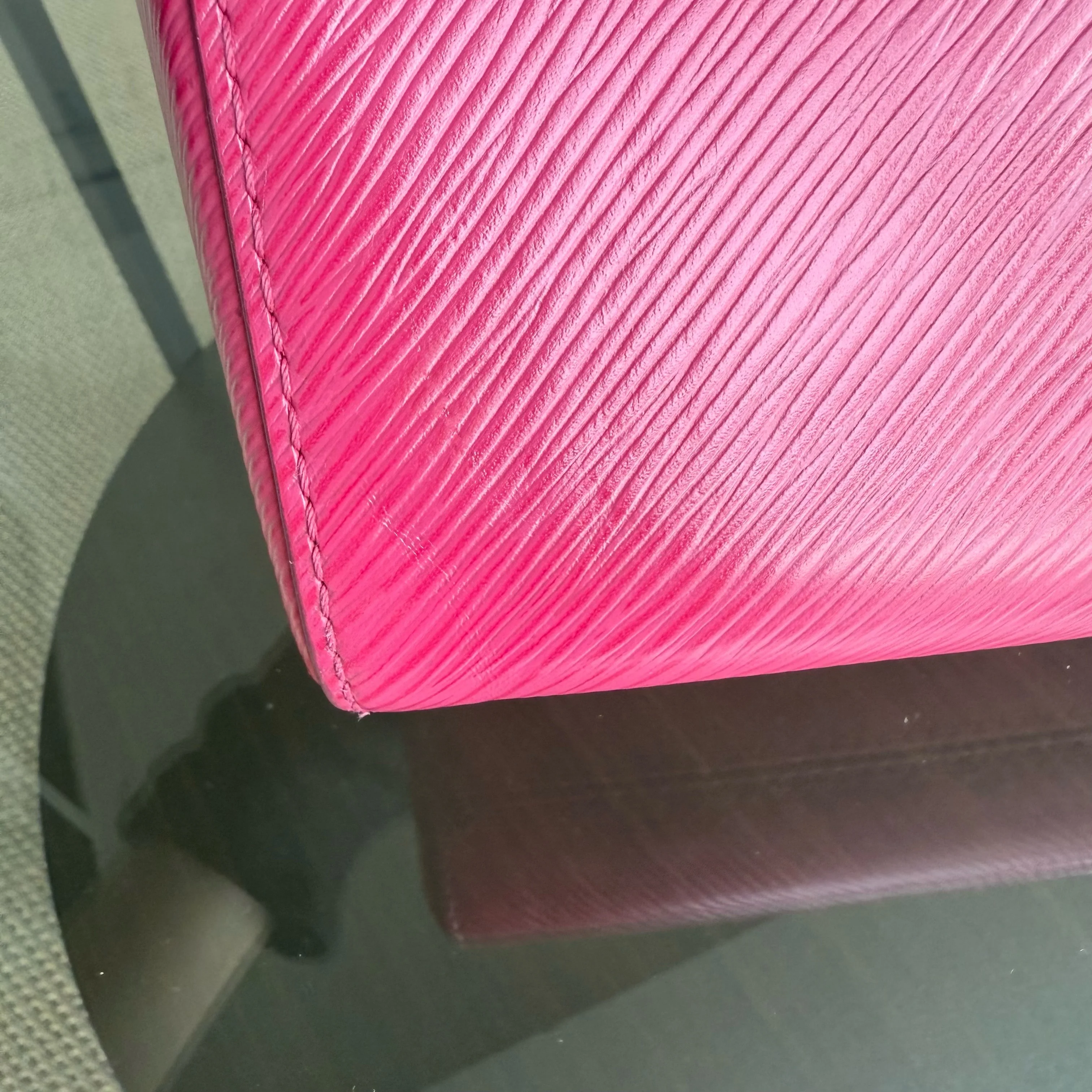 Louis Vuitton Twist Medium MM - EPI Leather Pink Silver Hardware