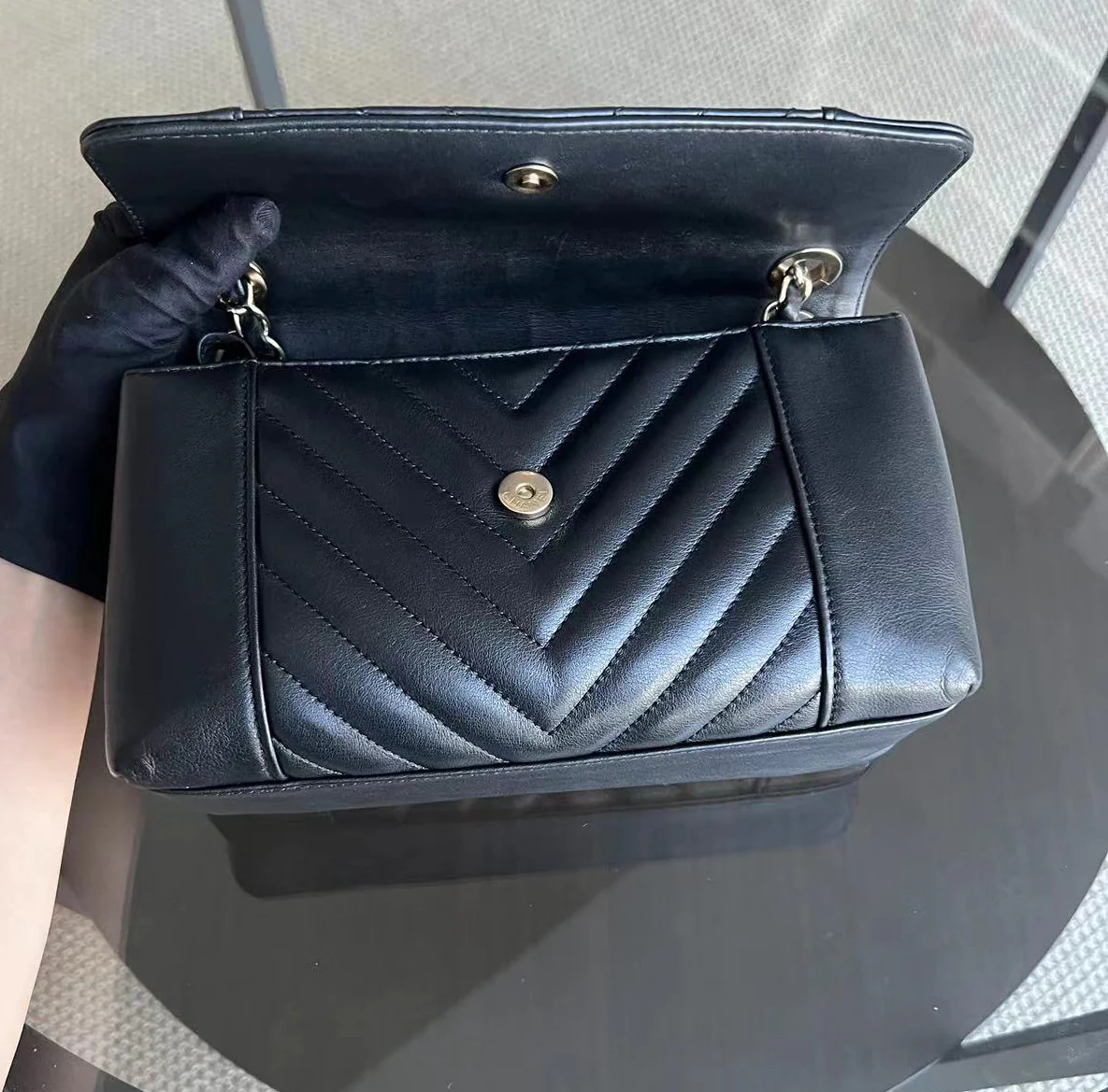 Chanel Seasonal Flap - Calfskin Quilted Small Daily Chevron Flap Black Sereis 27