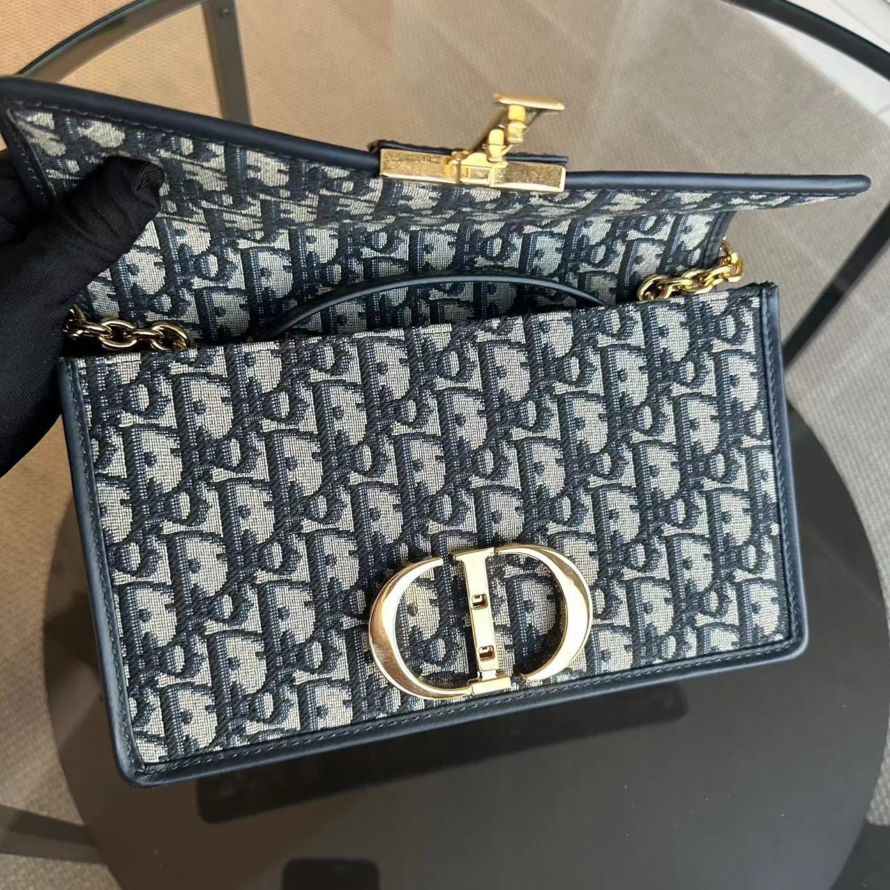 Dior 30 Montaigne - Oblique Canvas Bag with Golden Hardware