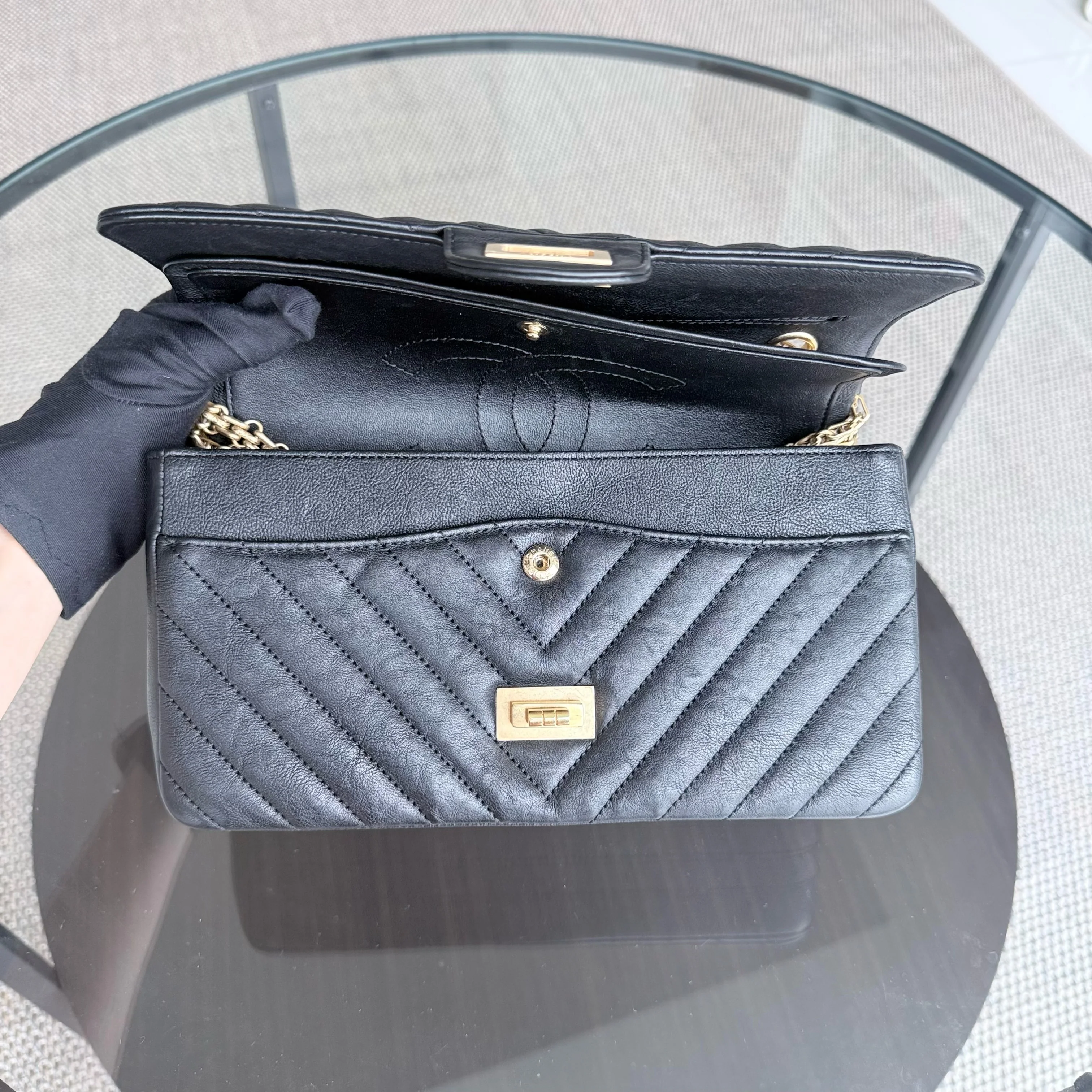 Chanel 2.55 Reissue 225 - 24CM Caviar Grained Calfskin Quilted Black Chevron Gold Hardware Series 27