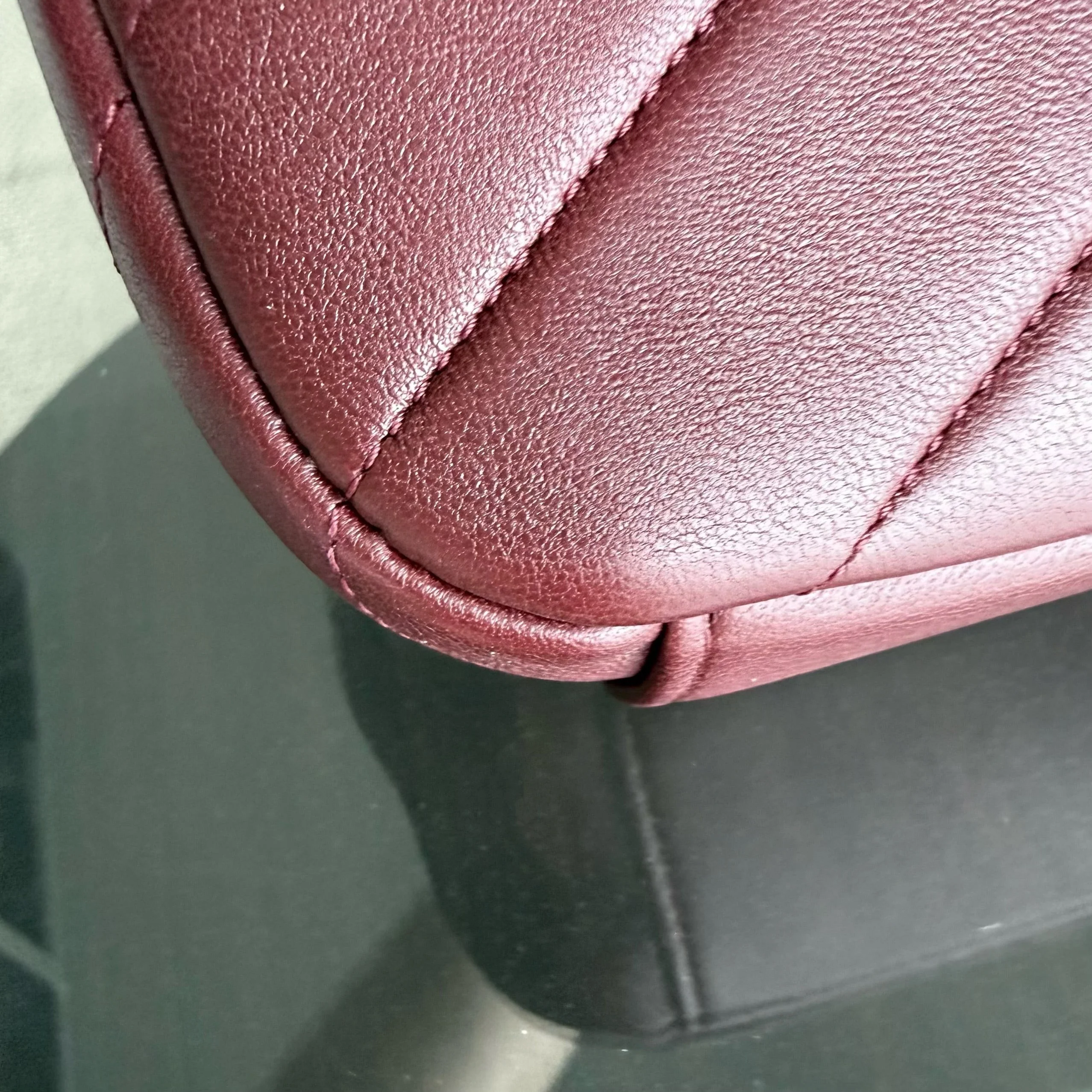 Chanel Flap - 22CM Chevron Calfskin Burgundy Gold Hardware Series 22