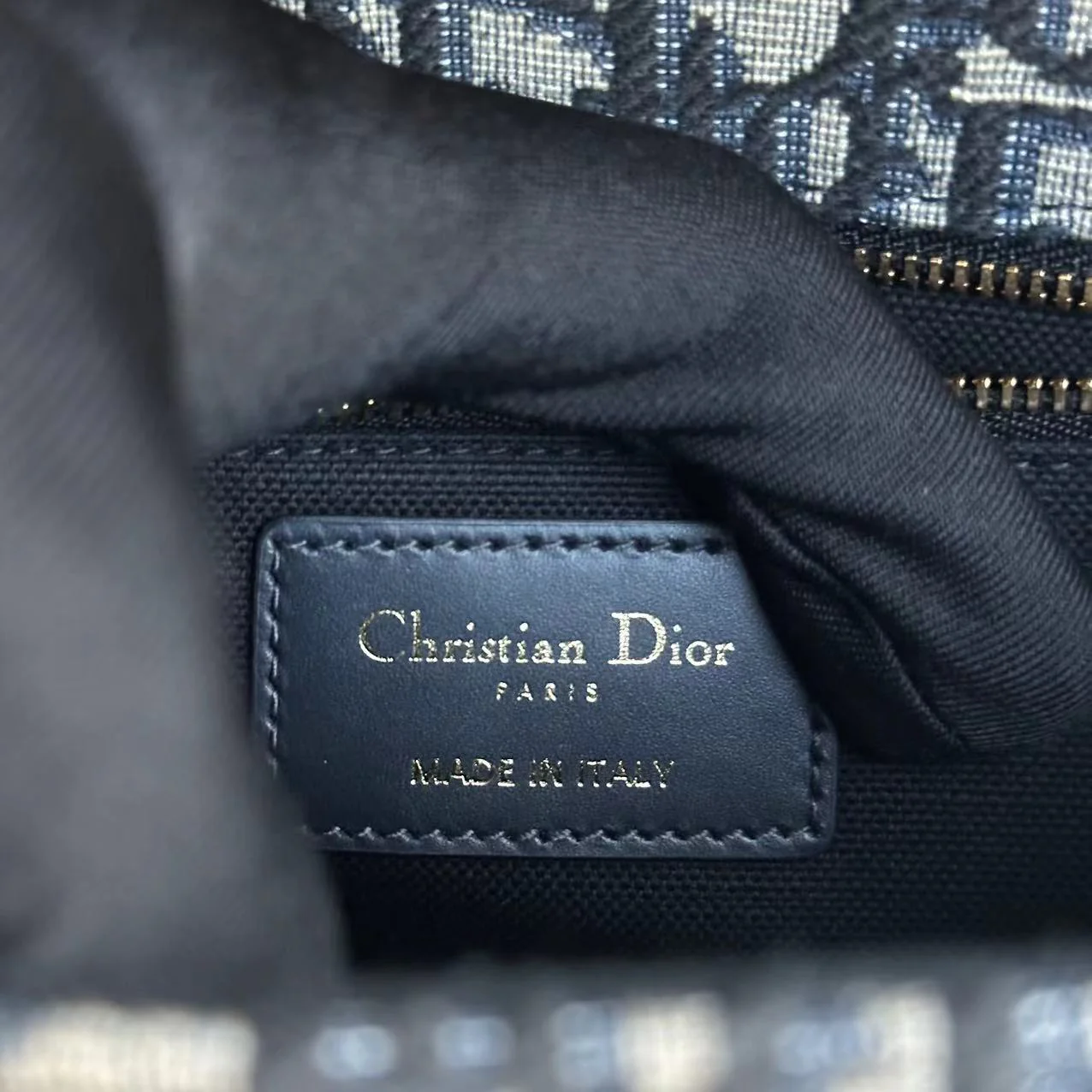 Dior 30 Montaigne - Oblique Canvas Bag with Golden Hardware