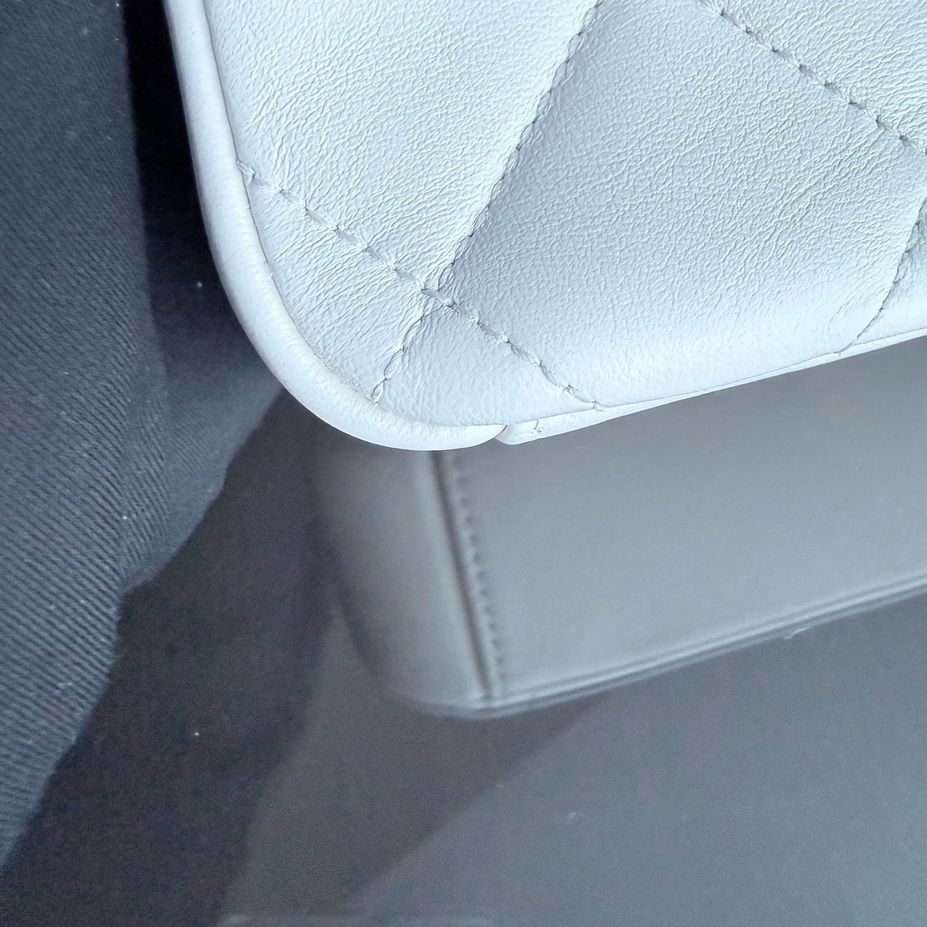 Chanel Classic Flap Mini Square - 17CM Quilted Lambskin White Gold Hardware Microchip