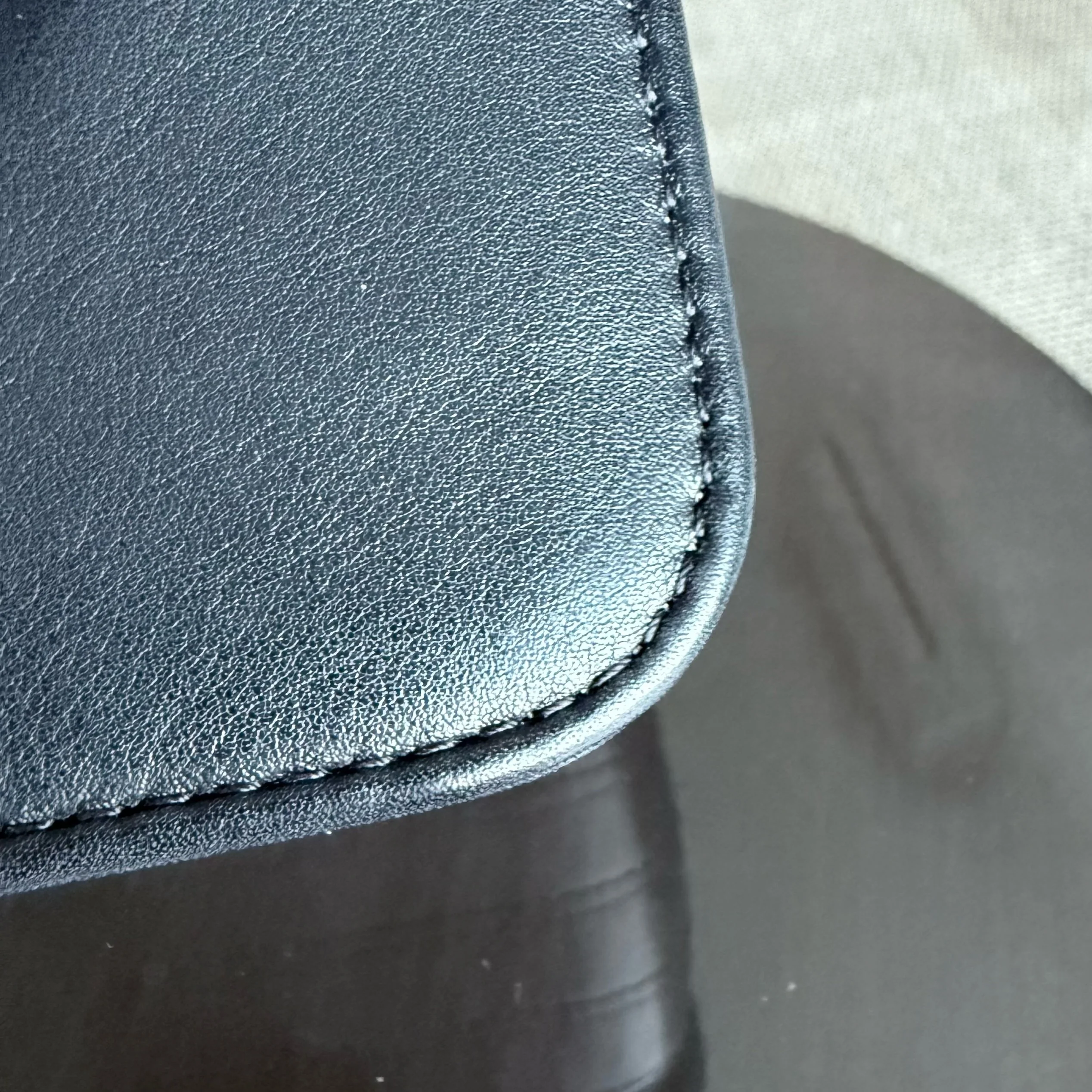 Chanel Flap Medium - Calfskin 27CM Chevron Black Gold Hardware Series 27