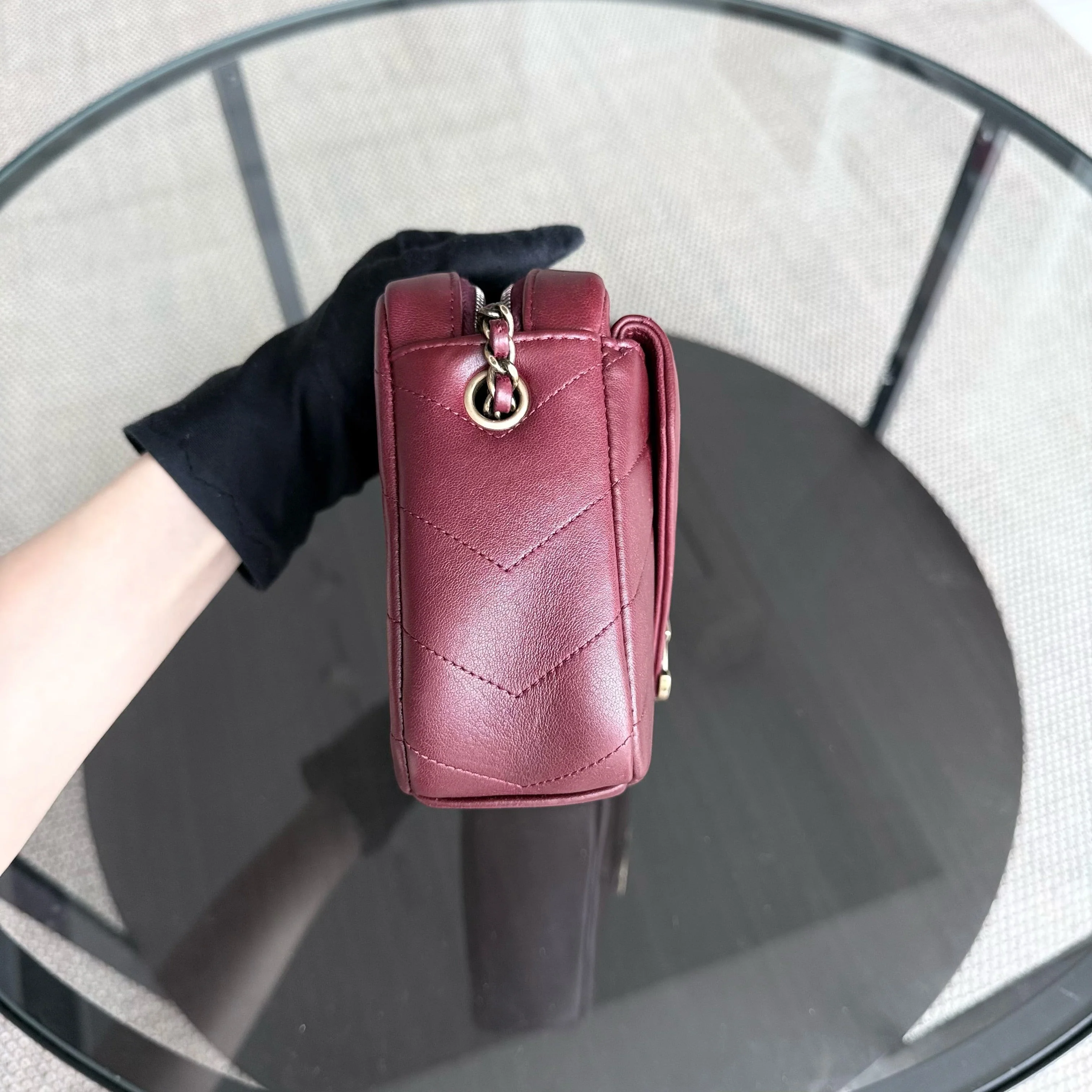 Chanel Flap - 22CM Chevron Calfskin Burgundy Gold Hardware Series 22