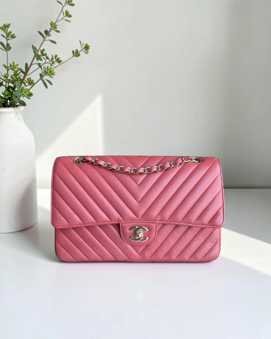 Chanel Classic Flap Medium - 25CM Chevron Lambskin Pink Gold Hardware Series 25