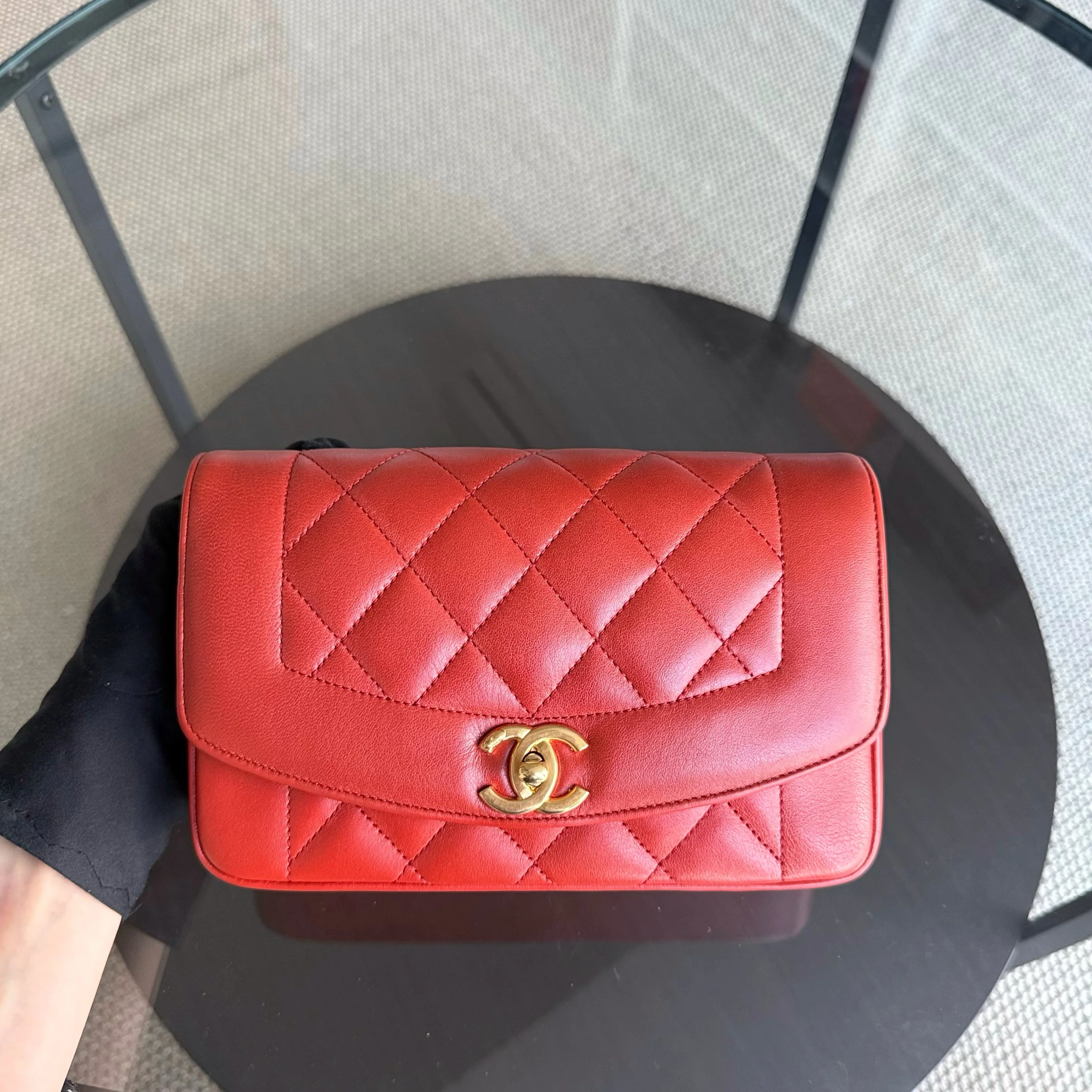 Chanel Diana Reissue Small - 22CM Quilted Lambskin Red Gold Hardware Series 20