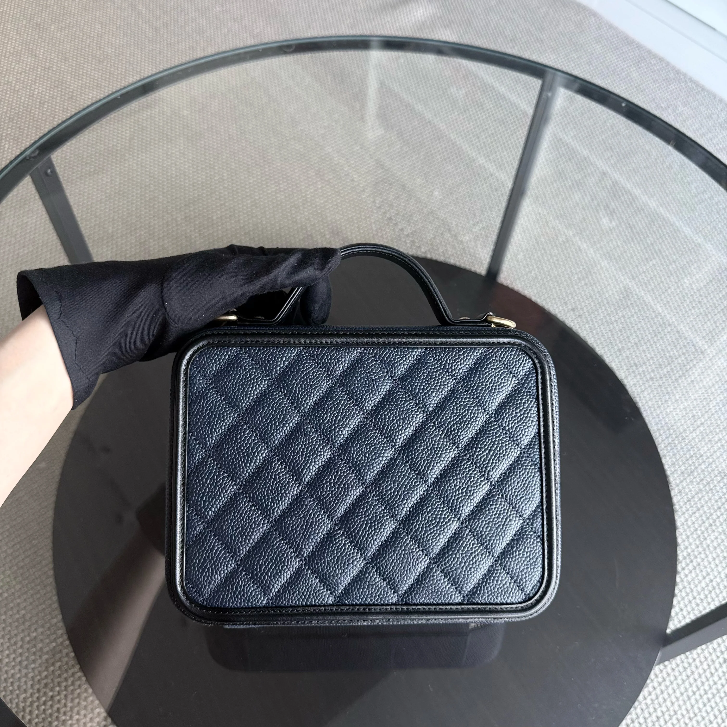 Chanel Filigree Vanity Case Medium - Caviar 21CM Grained Calfskin Dark Navy Blue Gold Hardware Series 24