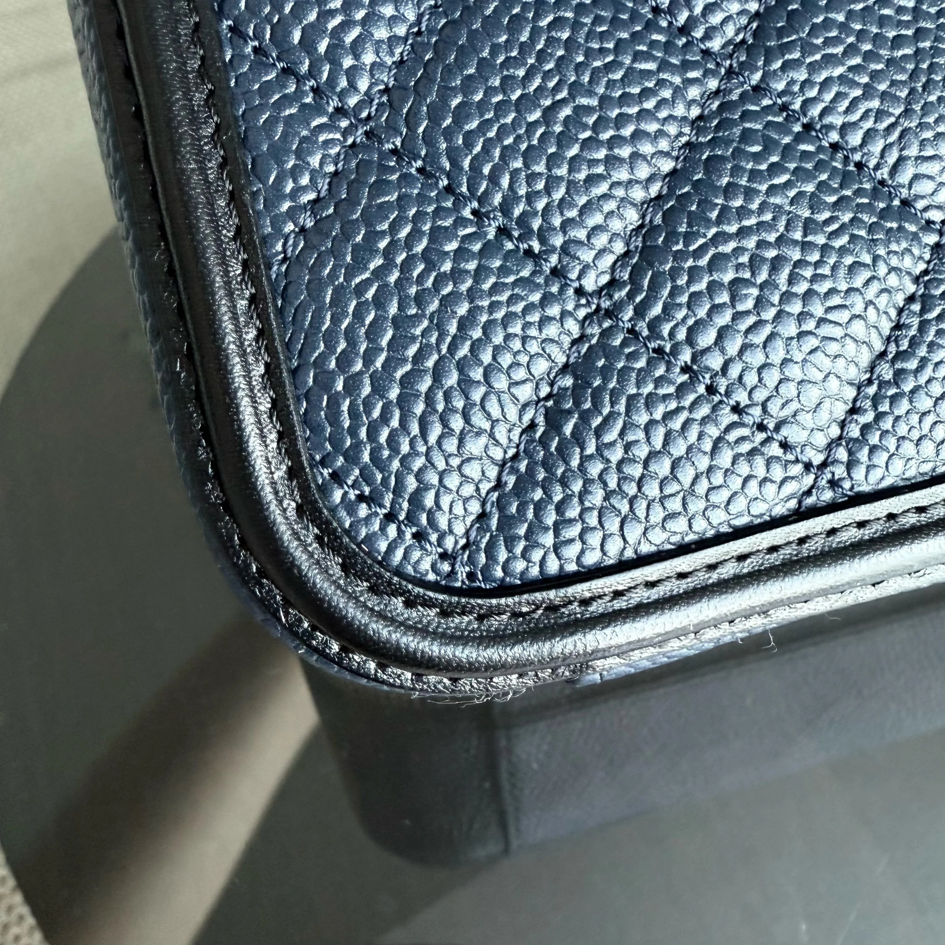 Chanel Filigree Vanity Case Medium - Caviar 21CM Grained Calfskin Dark Navy Blue Gold Hardware Series 24