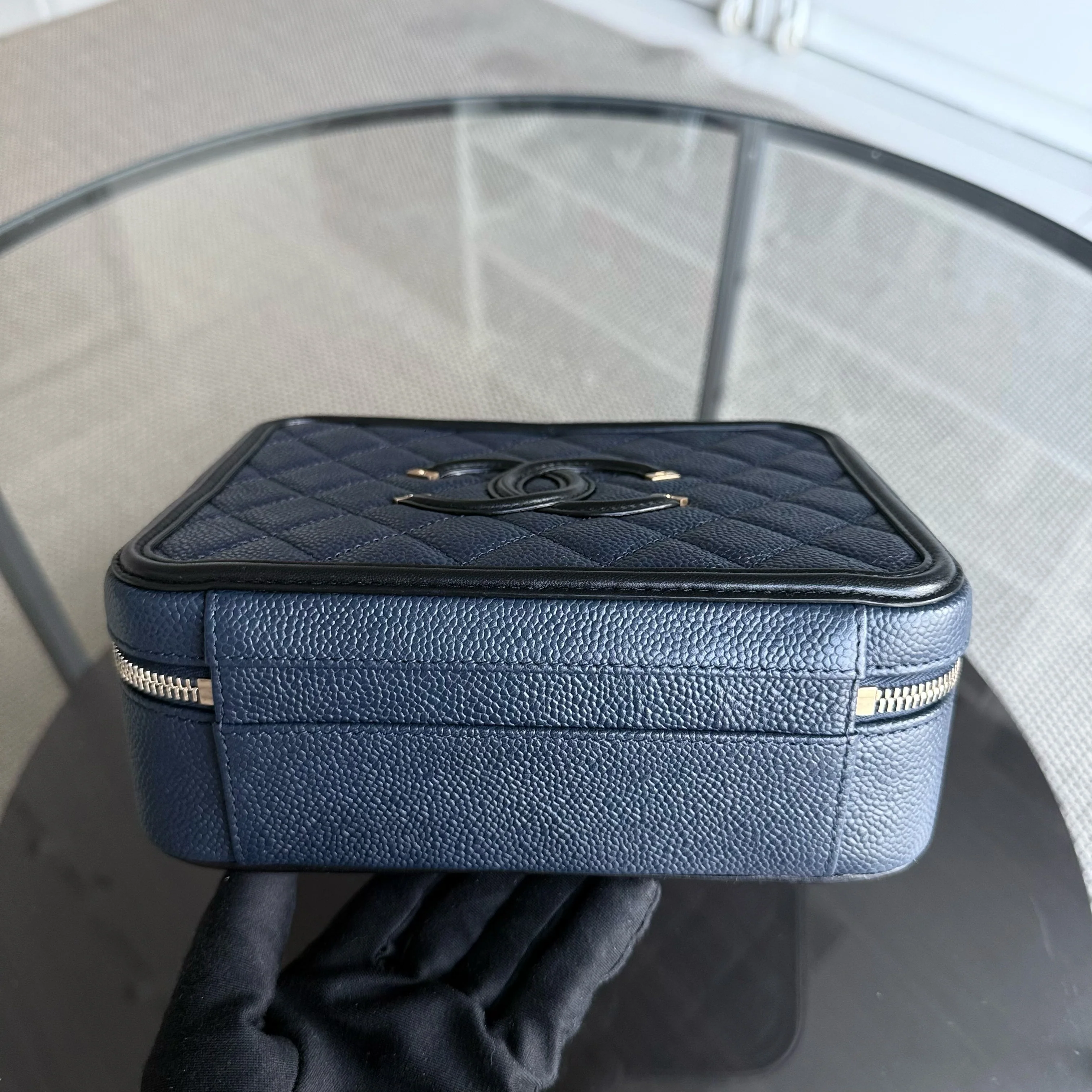 Chanel Filigree Vanity Case Medium - Caviar 21CM Grained Calfskin Dark Navy Blue Gold Hardware Series 24