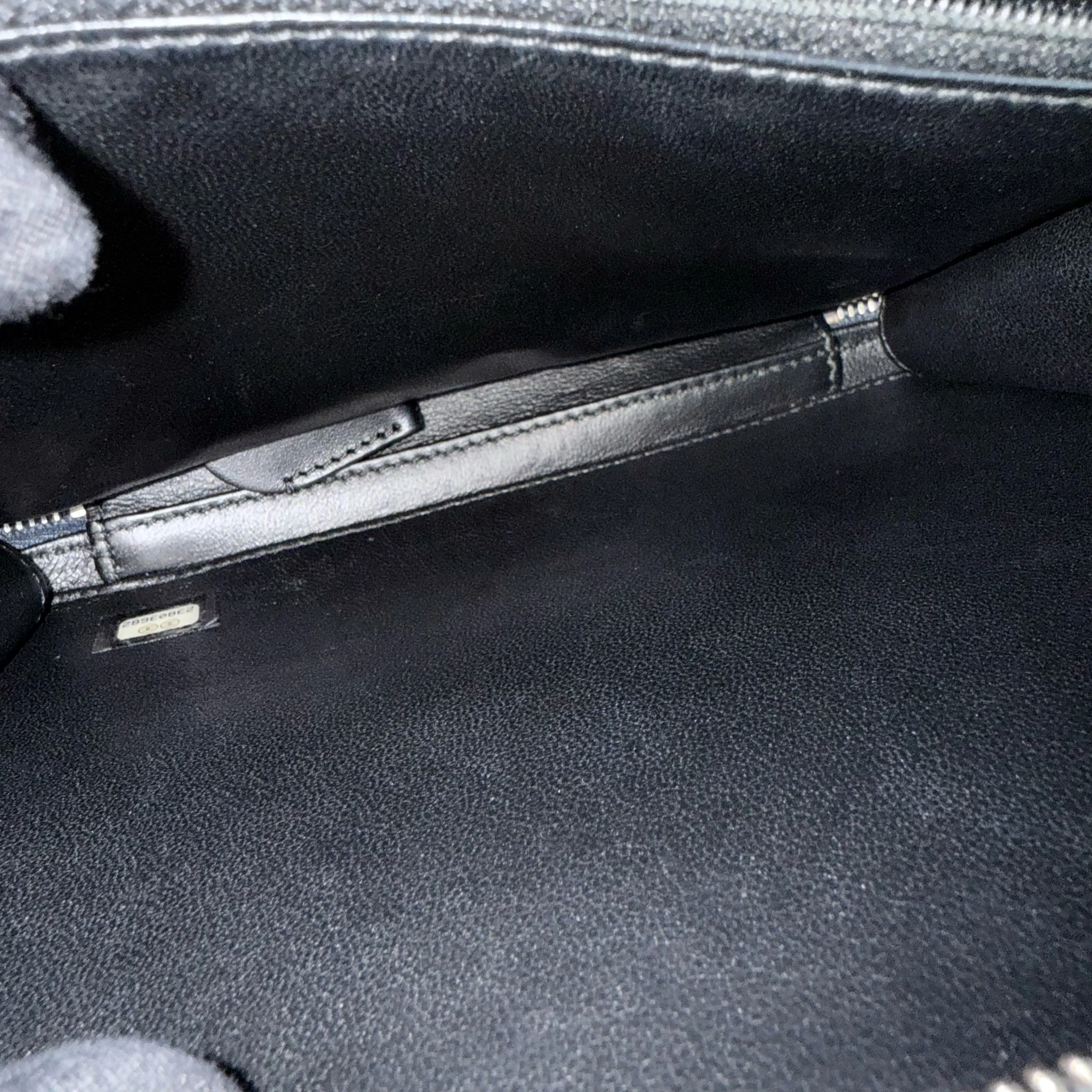 Chanel Filigree Vanity Case Medium - Caviar 21CM Grained Calfskin Dark Navy Blue Gold Hardware Series 24