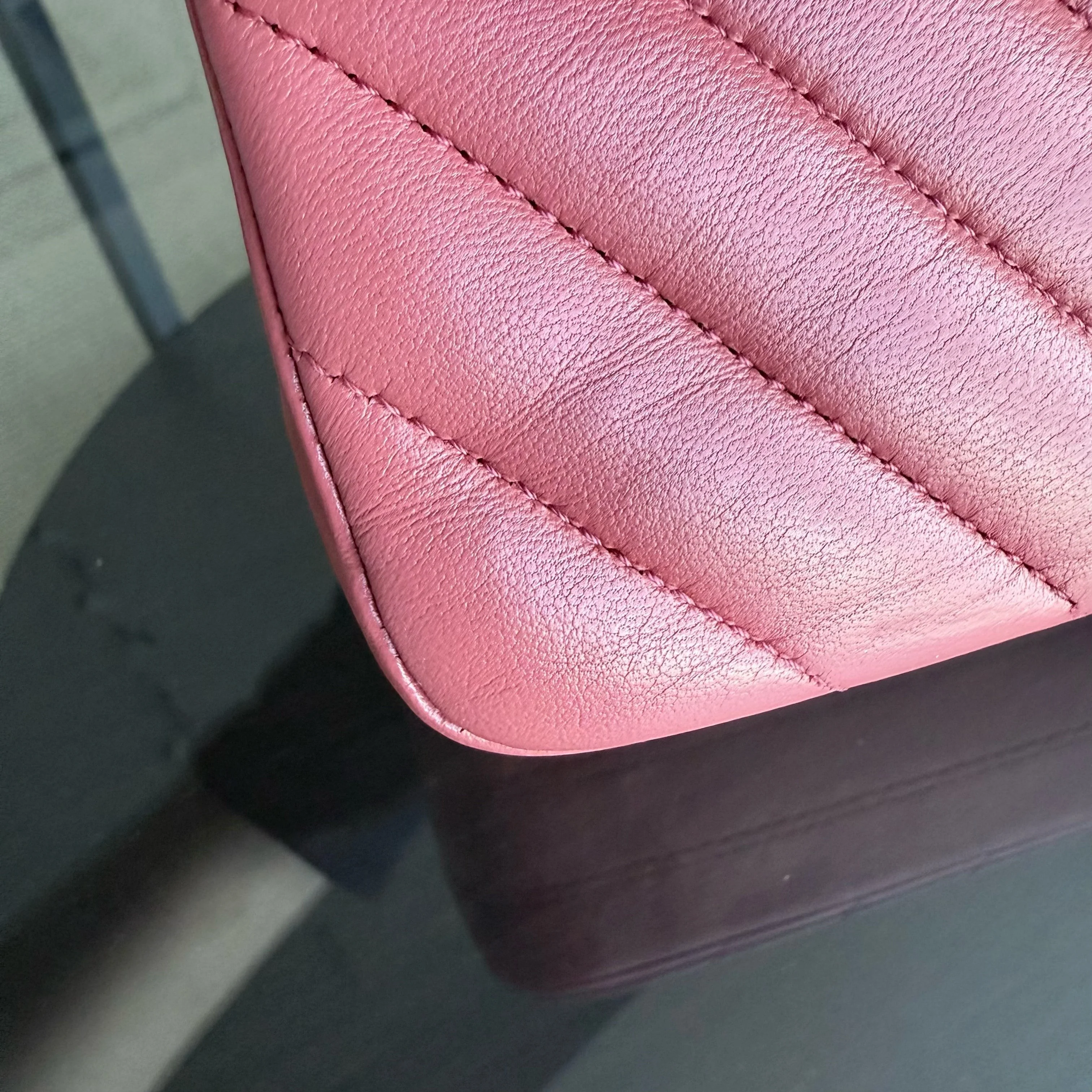 Chanel Classic Flap Medium - 25CM Chevron Lambskin Pink Gold Hardware Series 25