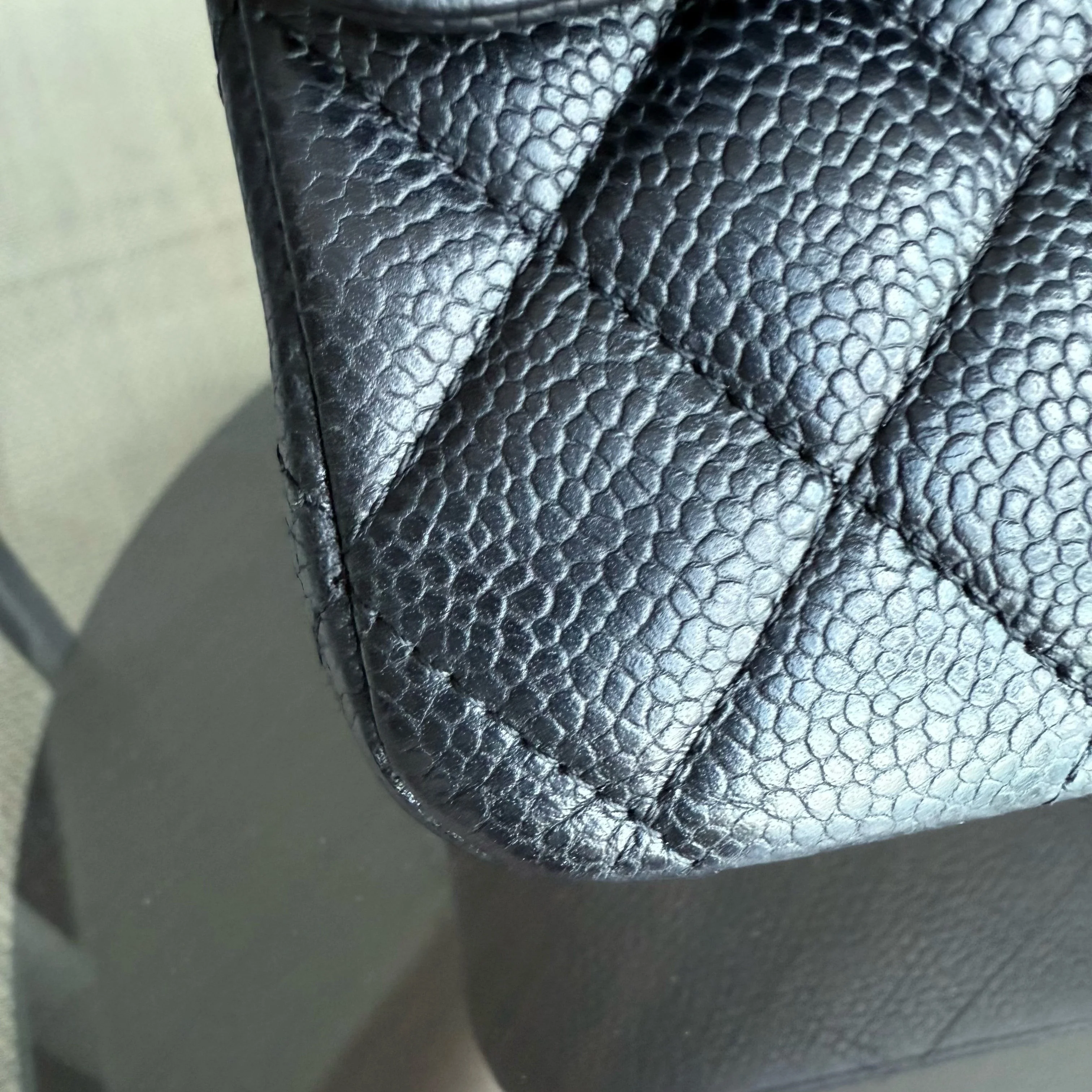 Chanel Classic Flap Medium - Caviar 25CM Quilted Black Gold Hardware