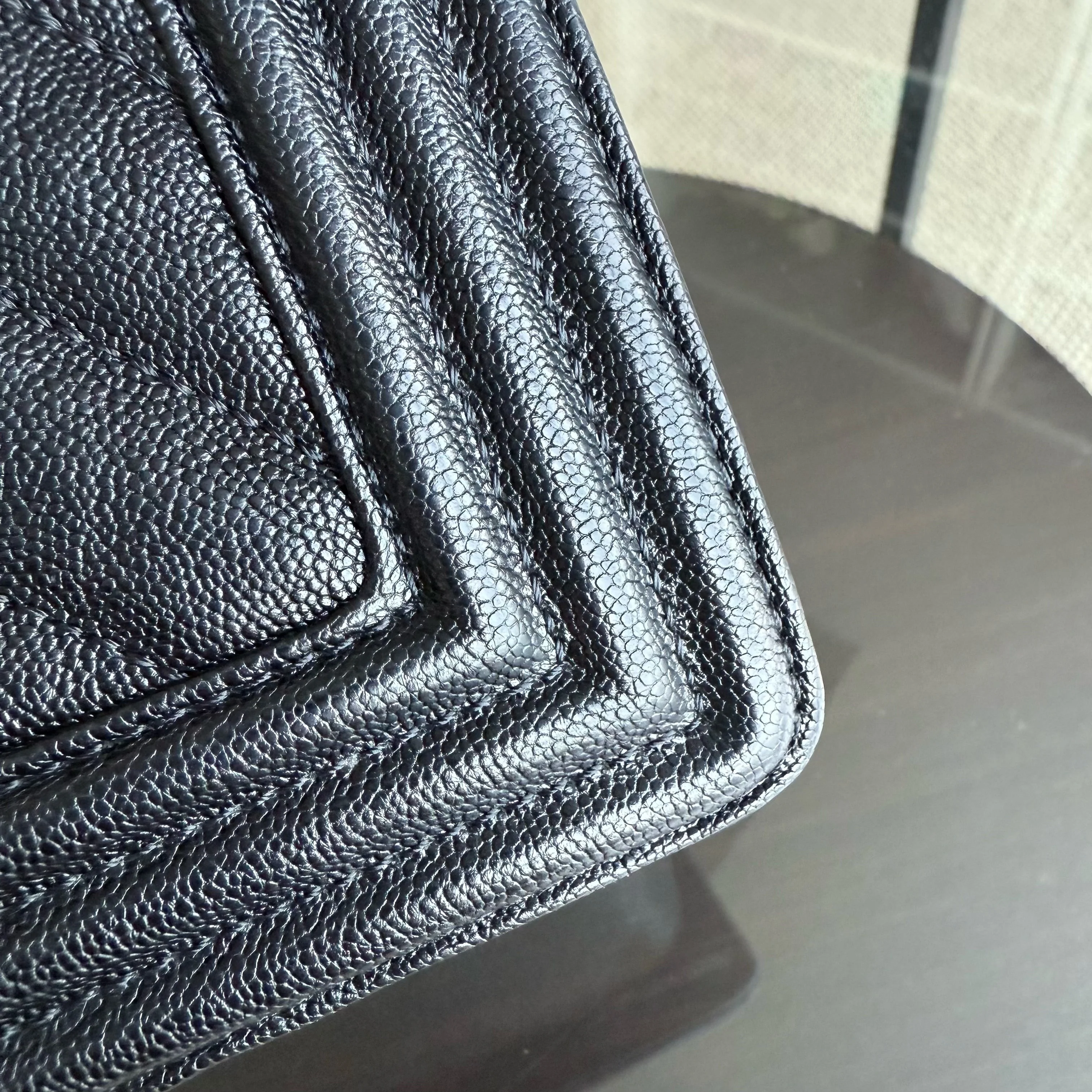 Chanel Boy Medim - Caviar 25CM Grained Calfskin Chevron Black Gold Hardware Series 26