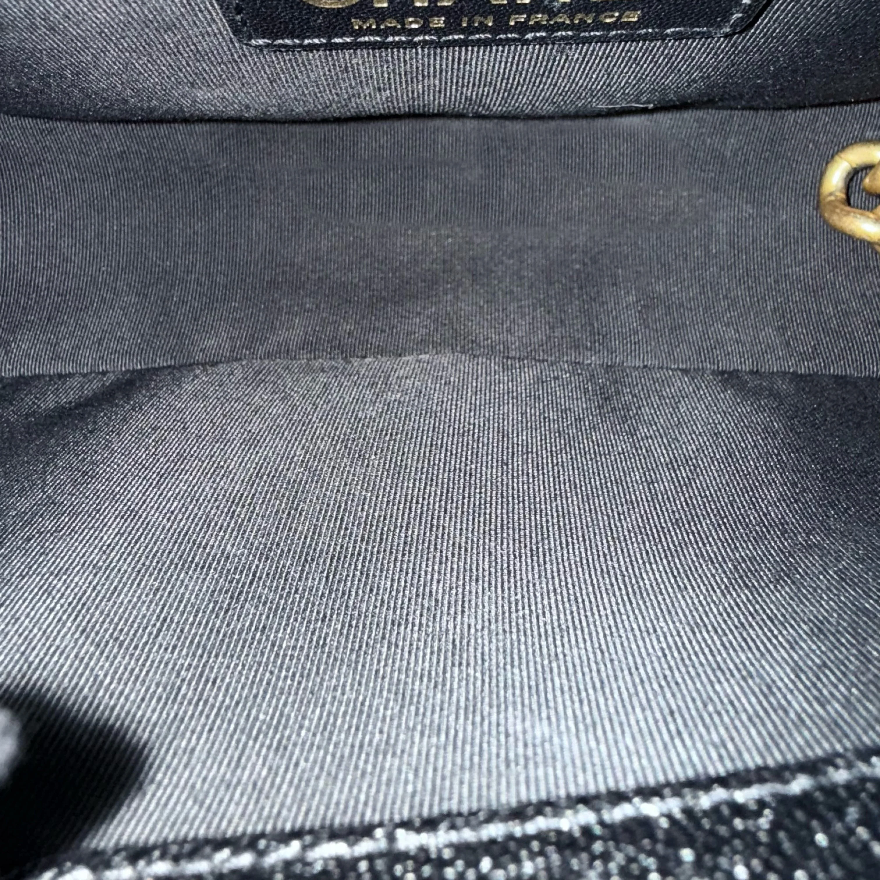 Chanel Boy Medim - Caviar 25CM Grained Calfskin Chevron Black Gold Hardware Series 26