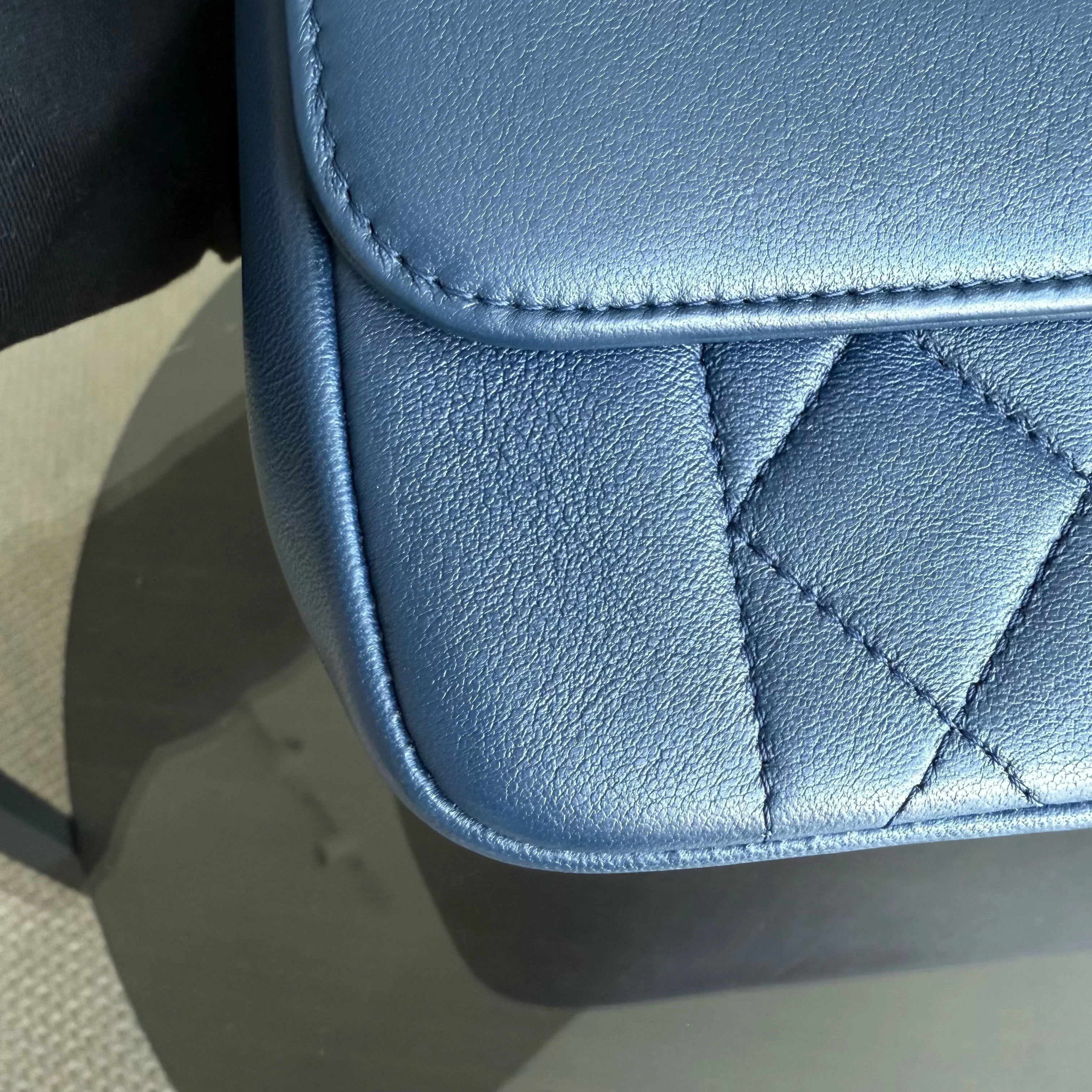 Chanel Chic With Me Medium - Lambskin Quilted 25CM Navy Blue Gold Hardware Series 18