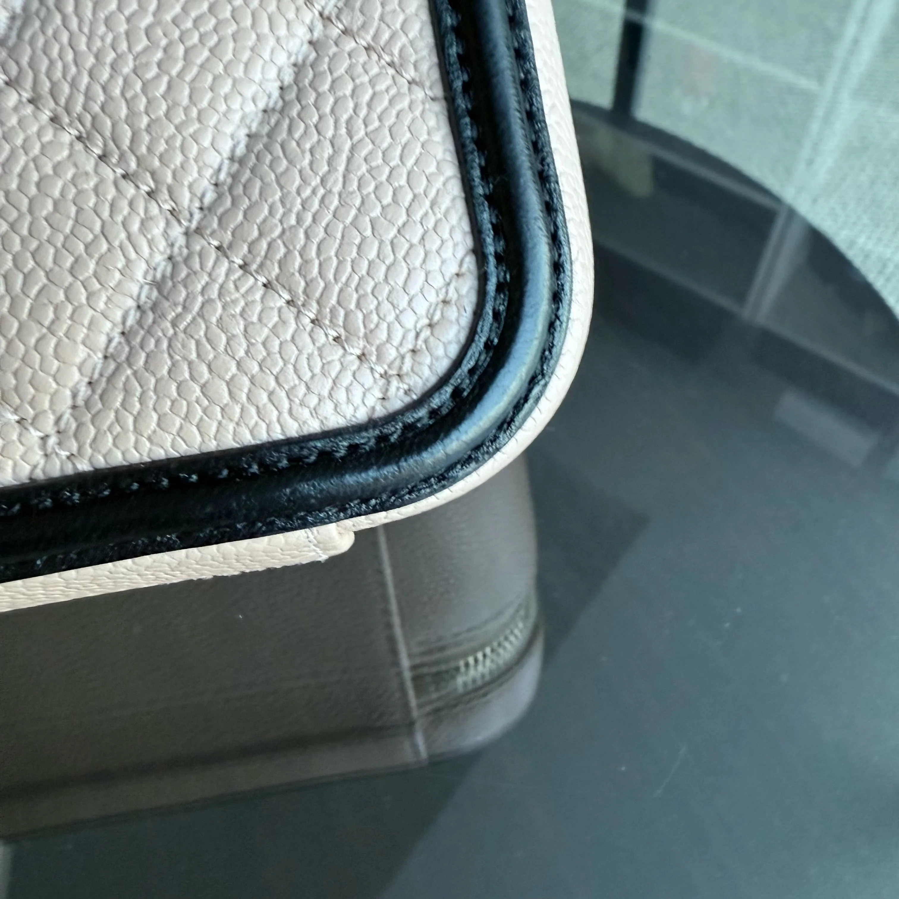 Chanel Vanity Case Filigree Medium - Caviar Grained Calfskin Black Beige Series 23