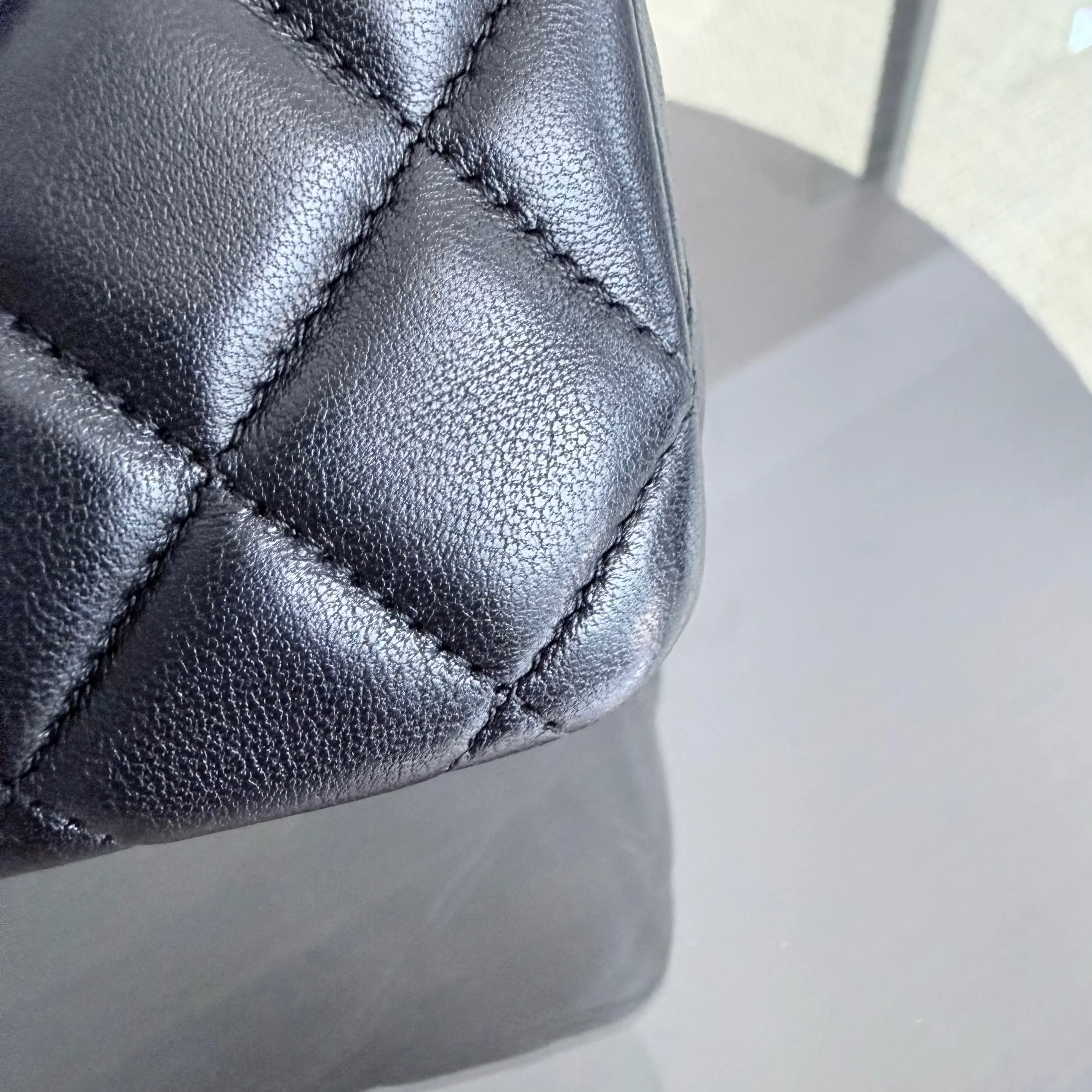 Chanel Classic Flap Medium - Special Valentine Edition 25CM Quilted Lambskin Black Gold Hardware Series 19