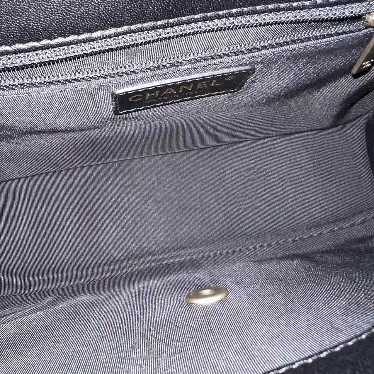 Chanel Chic Flap - 26CM Seasonal Classic Flap Quilted Lambskin Black Golden Hardware Series 21