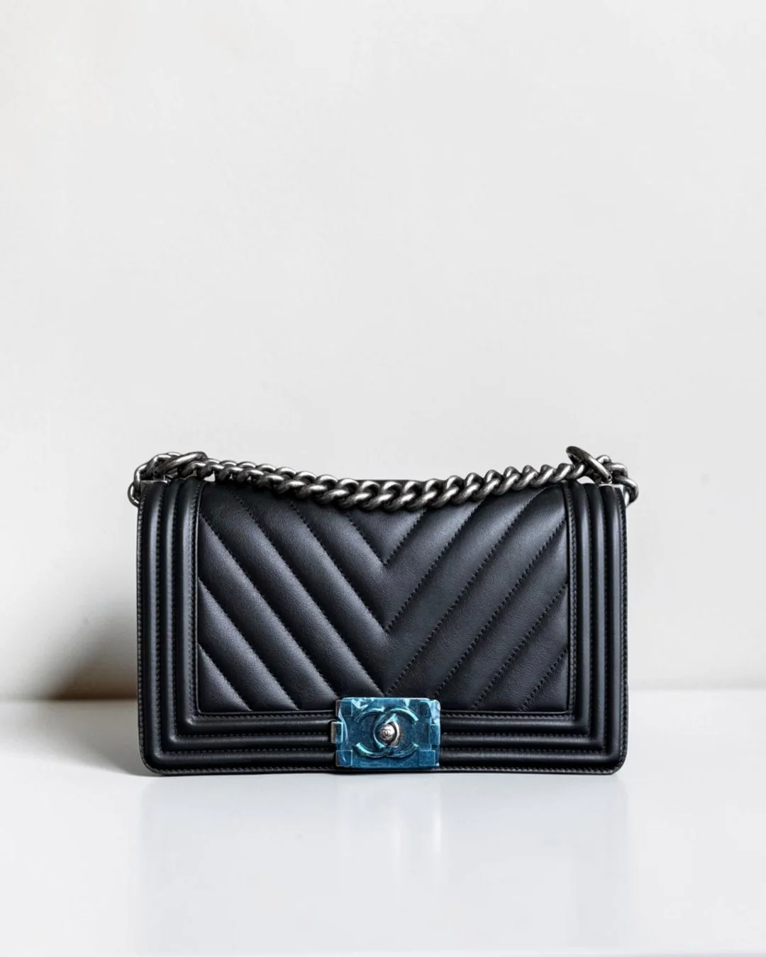 Chanel Boy Medium - 25CM Chevron Calfskin Black Ruthenium Silver Hardware