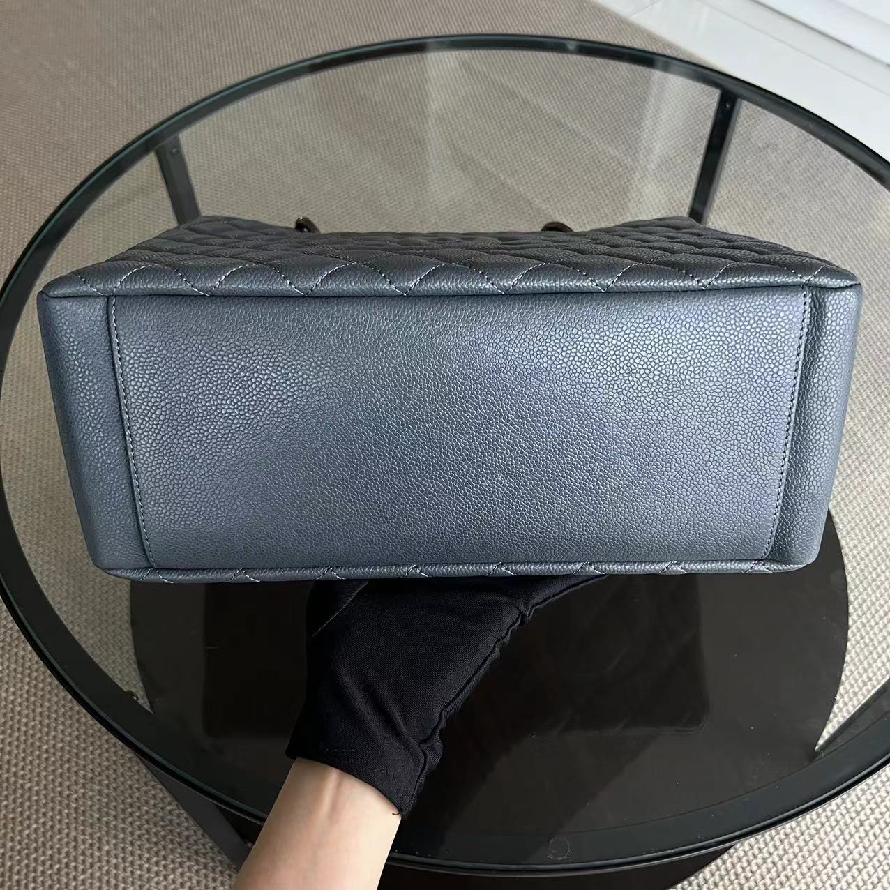 Caviar GST Grand Shopping Tote Quilted Grained Calfskin Grey Silver Hardware Series 13