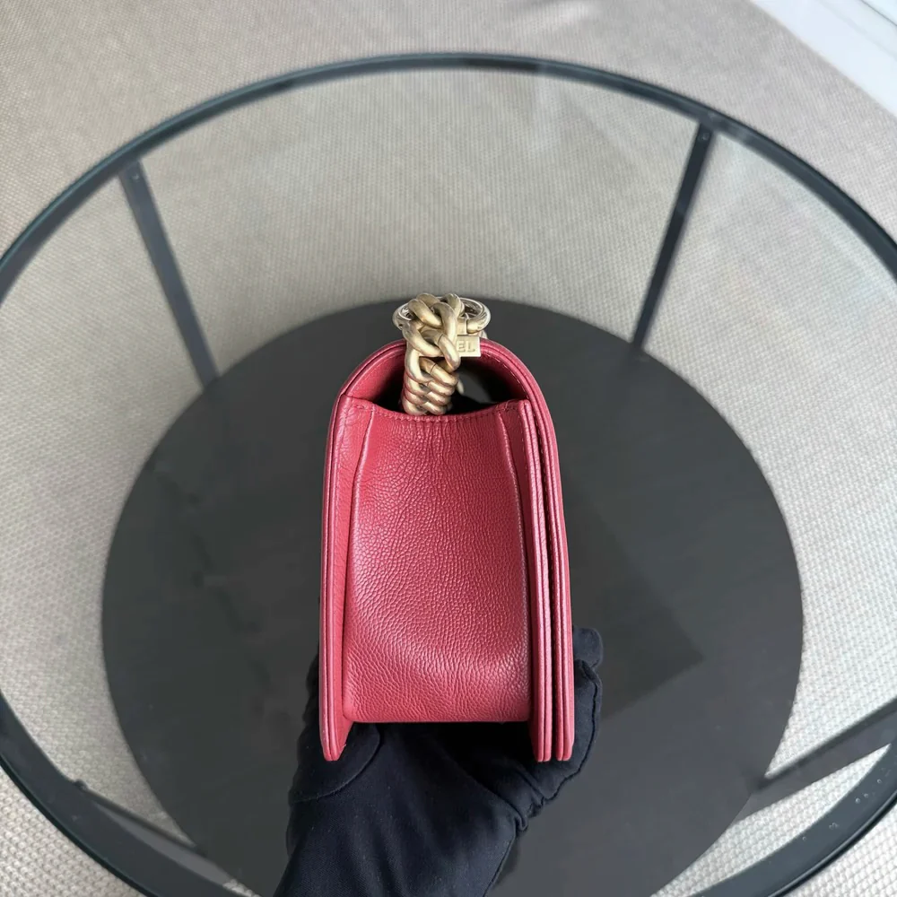 Chanel Boy Medium - 25CM Chevron Red Gold Hardware Series 25