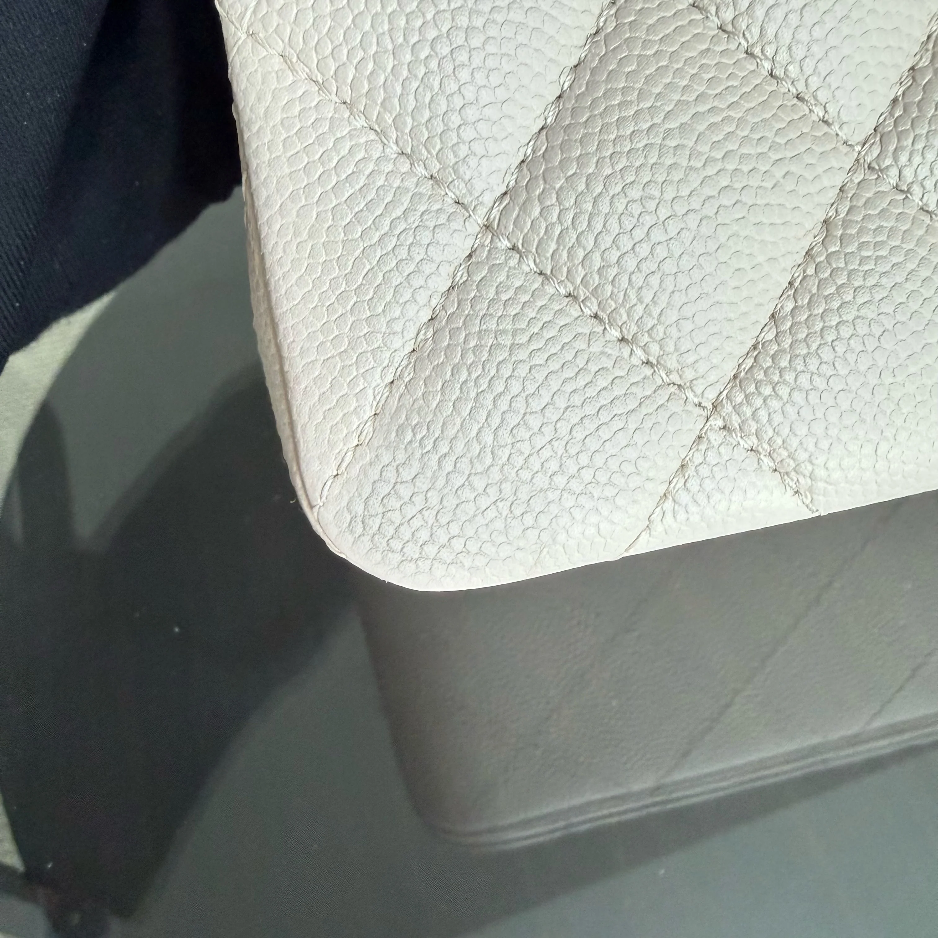 Chanel Classic Flap Small - Caviar 23CM Quilted Light Beige Gold Hardware Microchip