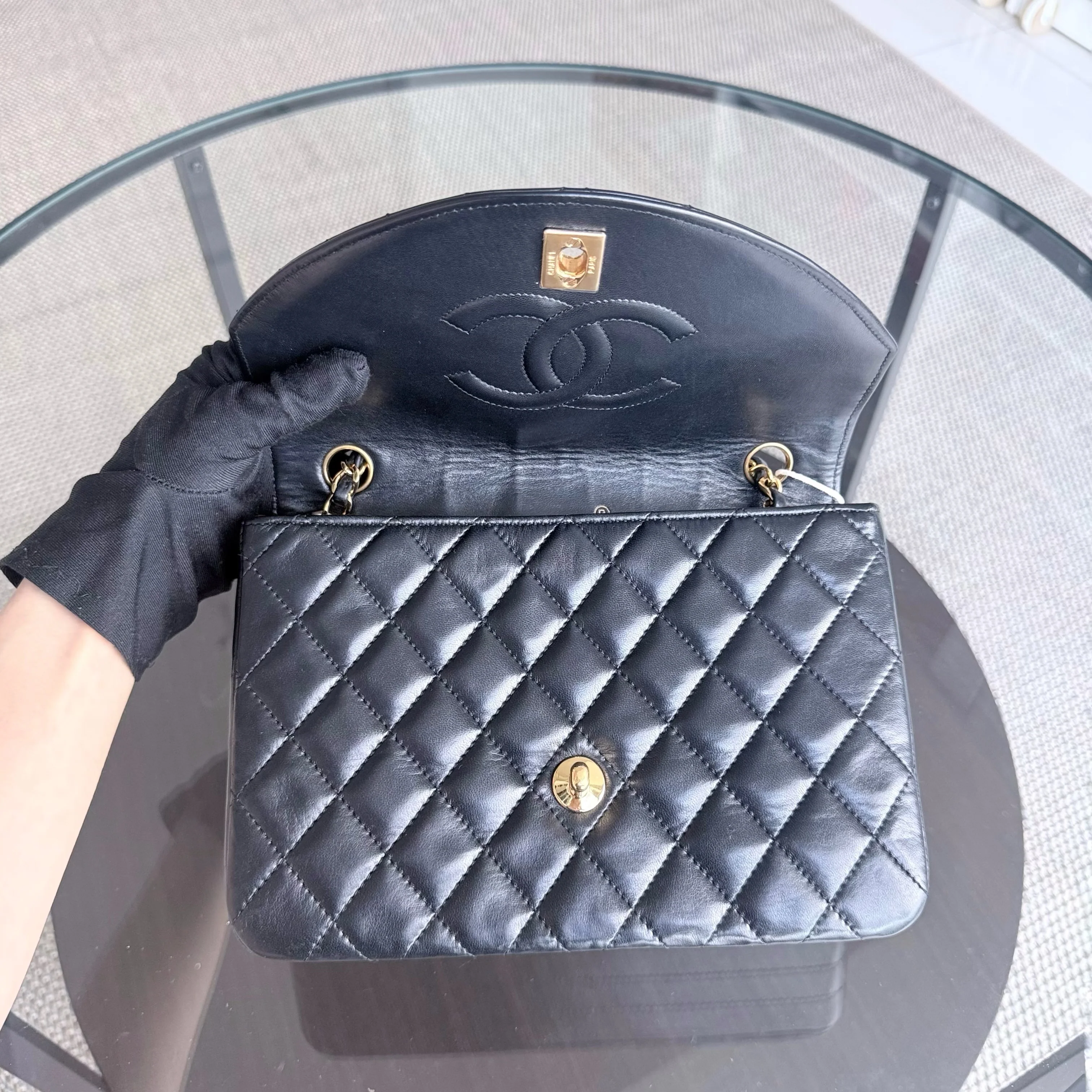 Chanel Medium Flap Vintage - Quilted Lambskin Black Gold Hardware Series 1