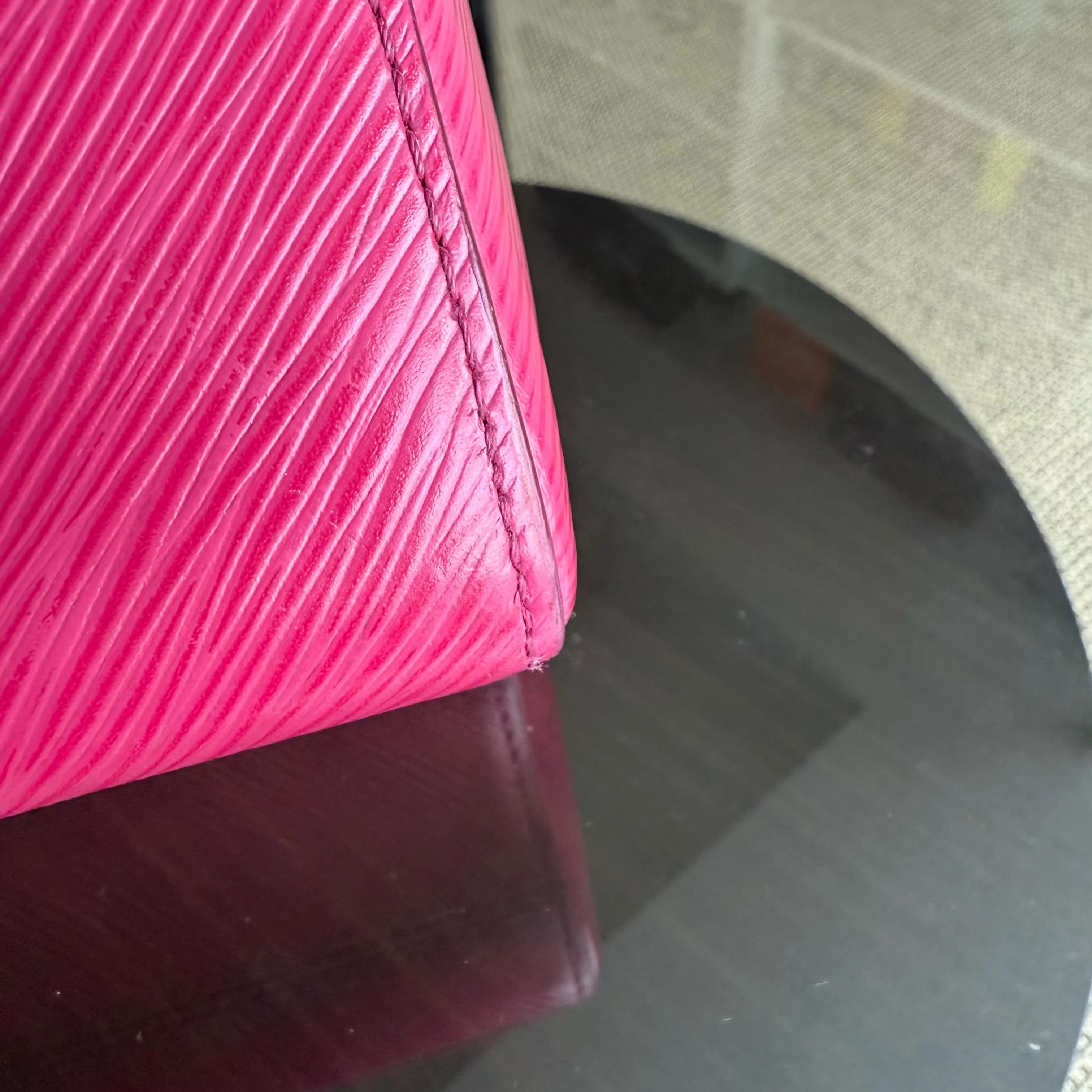 Louis Vuitton Twist Medium MM - EPI Leather Pink Silver Hardware