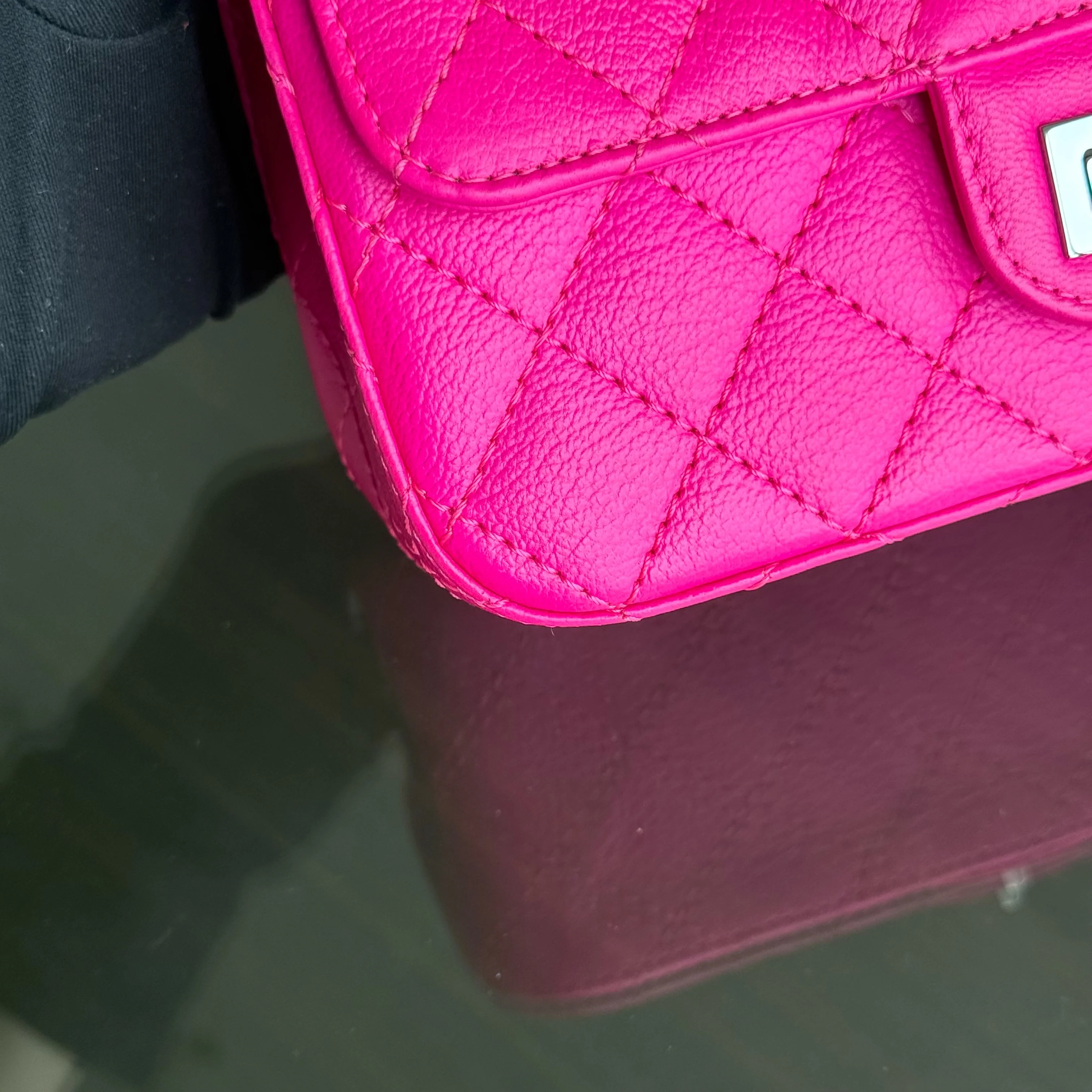 Chanel 2.55 Reissue Mini - 20CM Quilted Grained Calfskin Pink Silver Hardware Series 28