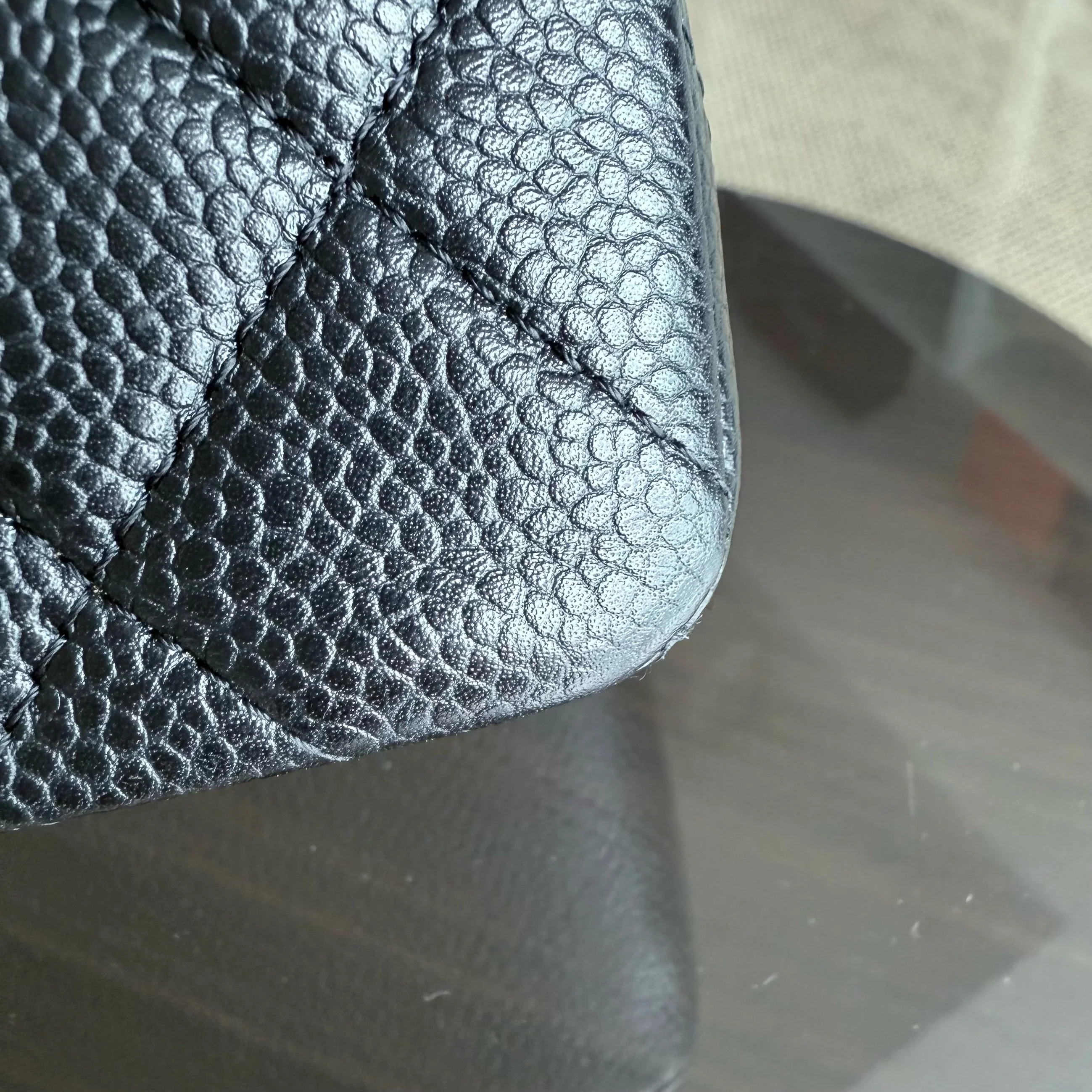 Chanel Classic Flap Small - Caviar 23CM Quilted Black Gold Hardware