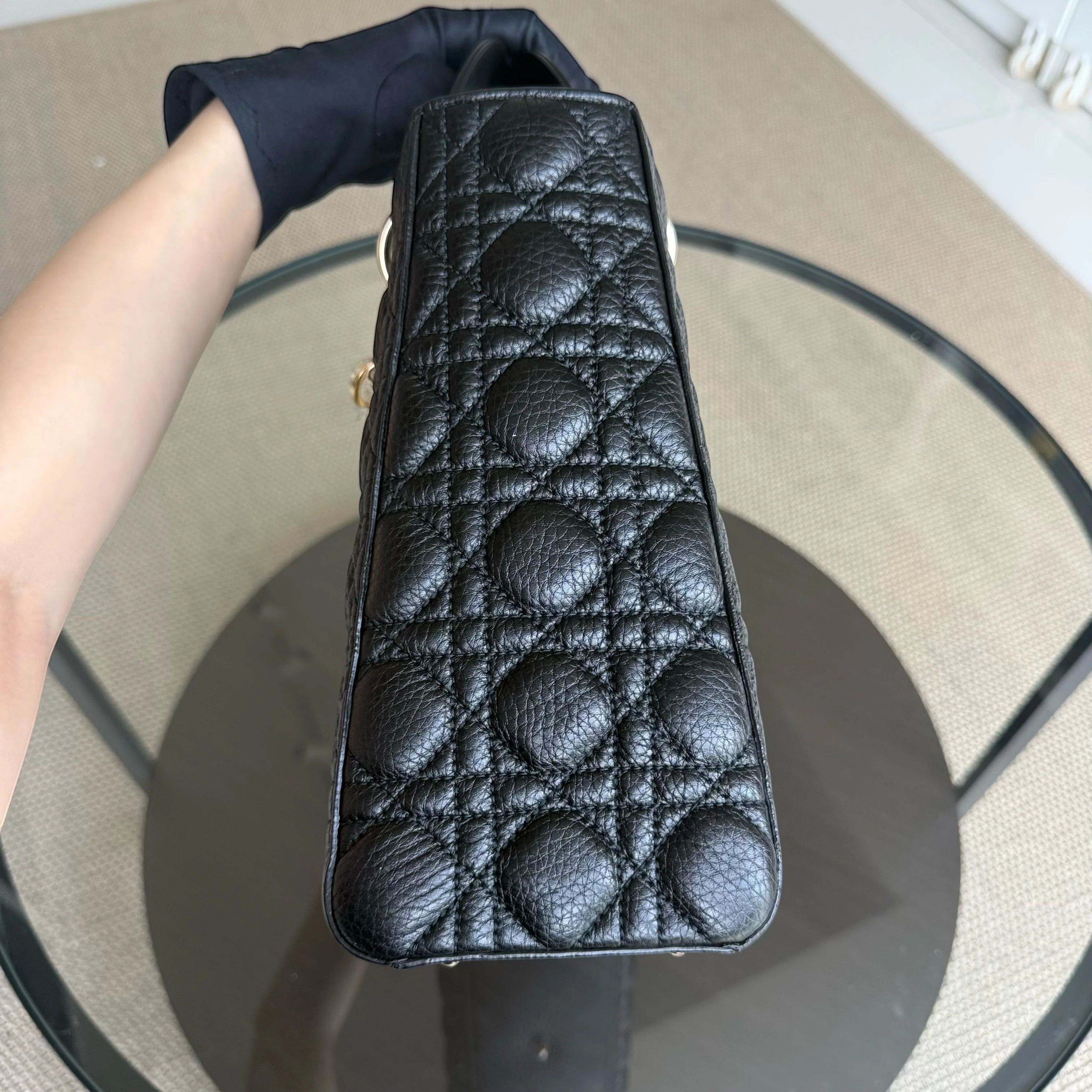 *Flap, Grained Calfskin* Lady Large Flap Grained Calfskin Cannage Black GHW