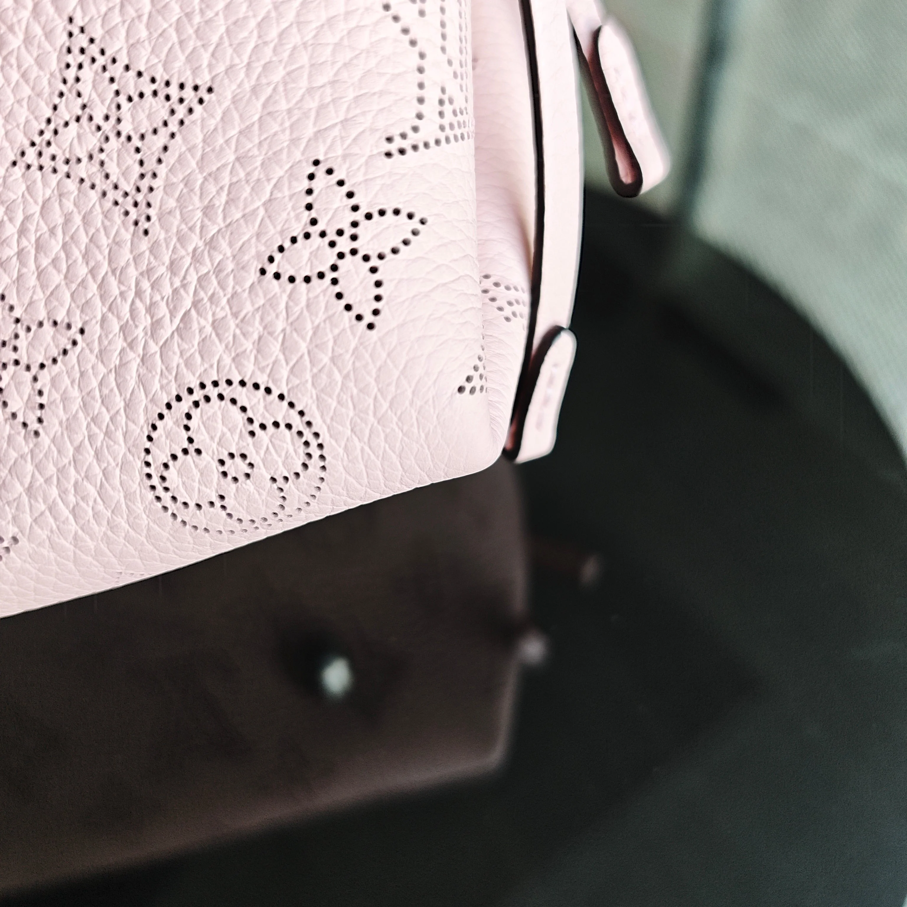 LOUIS VUITON Bella Bucket Bag Sakura Pink Calfskin Gold Hardware