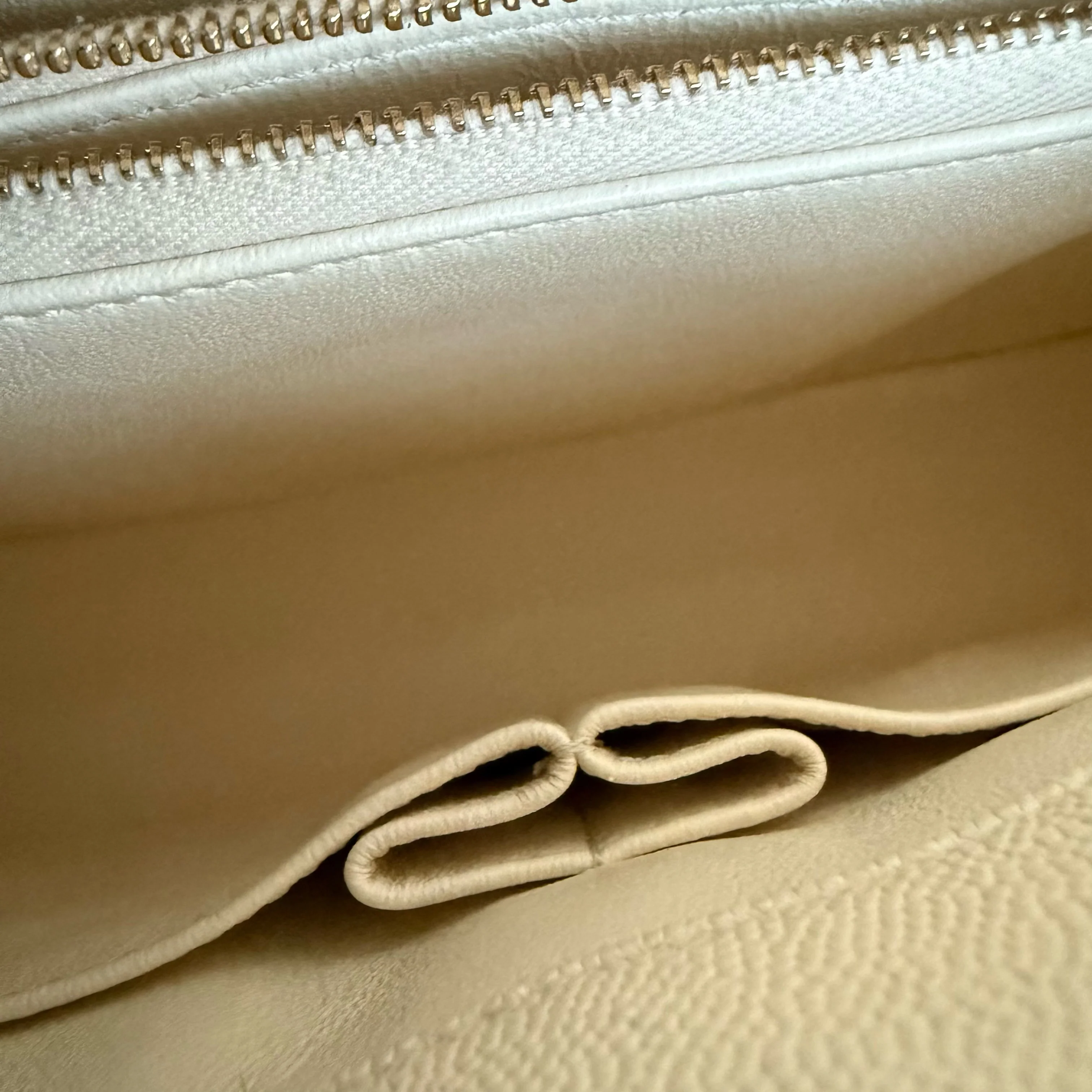 Chanel Coco Handle Medium - Caviar Quilted Lizard Handle White Gold Hardward 24