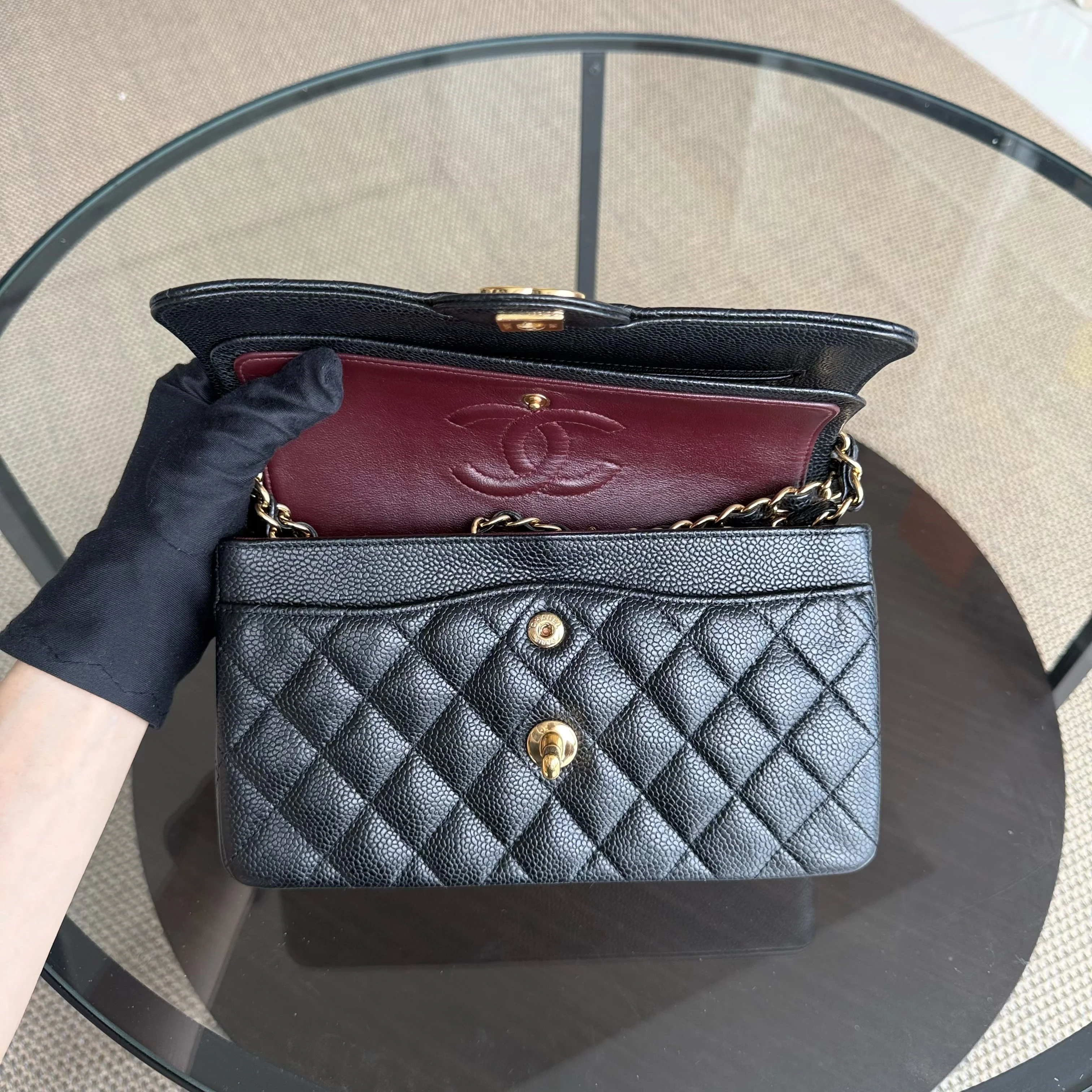 Chanel Classic Flap Small - Caviar 23CM Quilted Black Gold Hardware