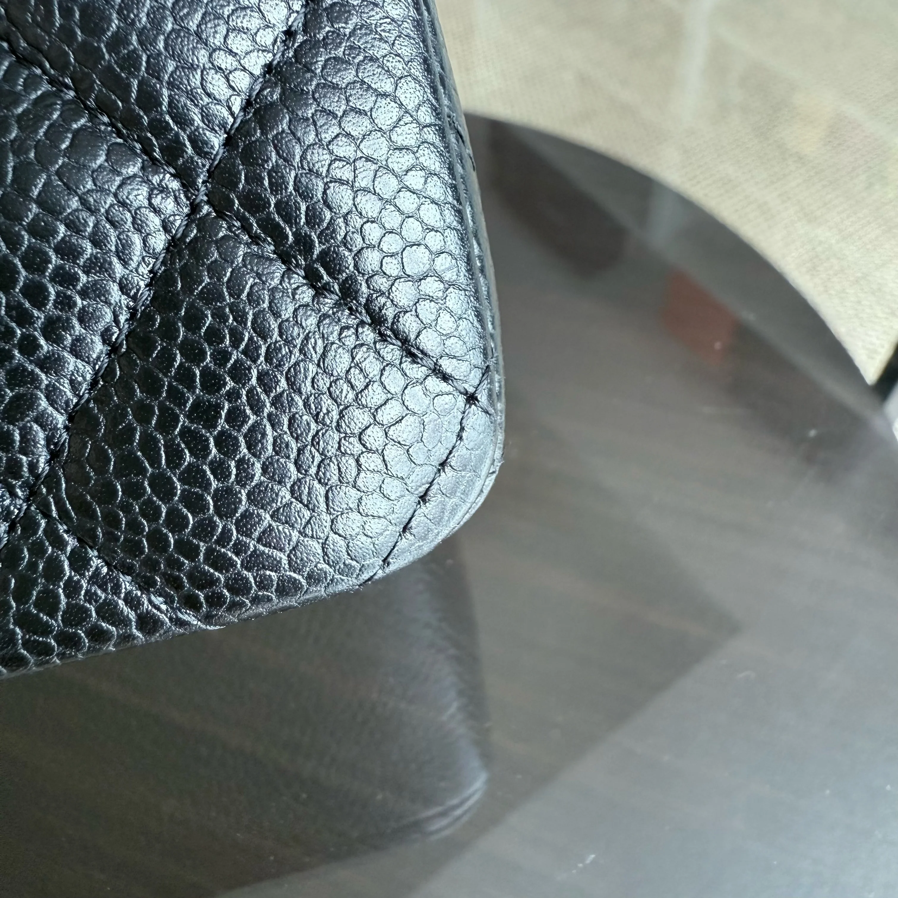 Chanel Classic Flap Small - Caviar 23CM Quilted Black Gold Hardware