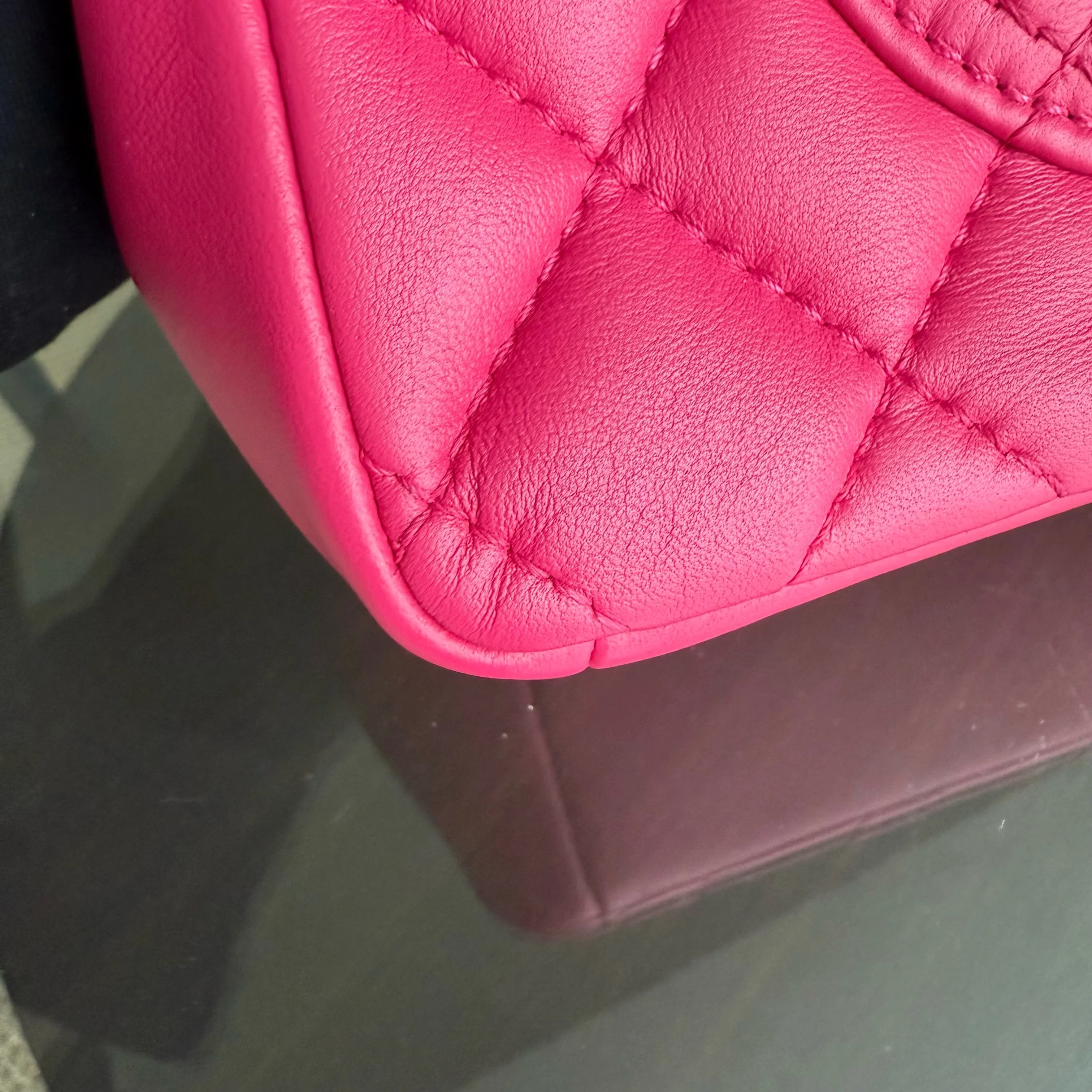 Chanel Chic Flap Small - 23CM Quilted Lambskin Hot Pink Gold Hardware Series 22