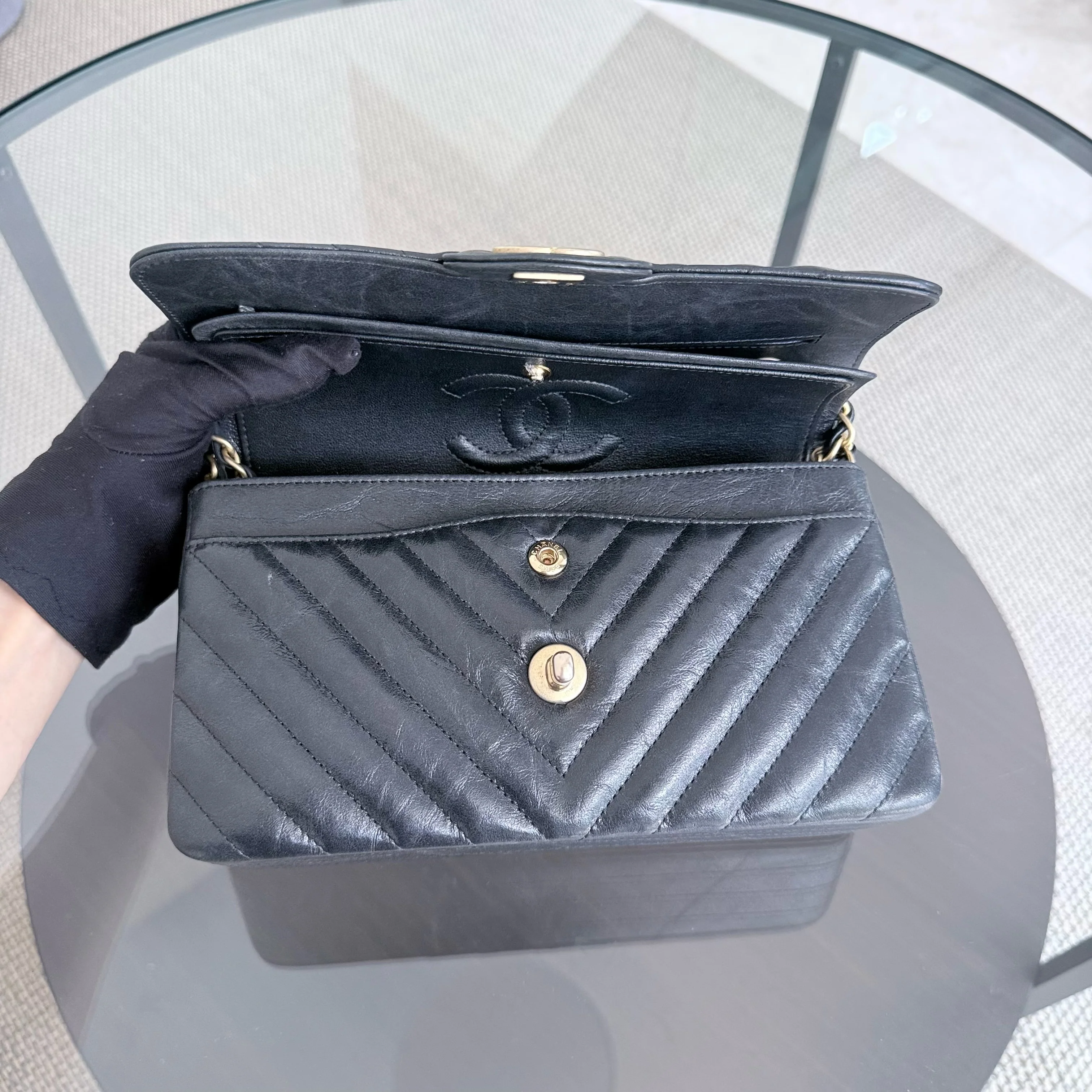 Chanel Classic Flap Small - Calfskin 23CM Quilted Black Gold Hardware Series 26