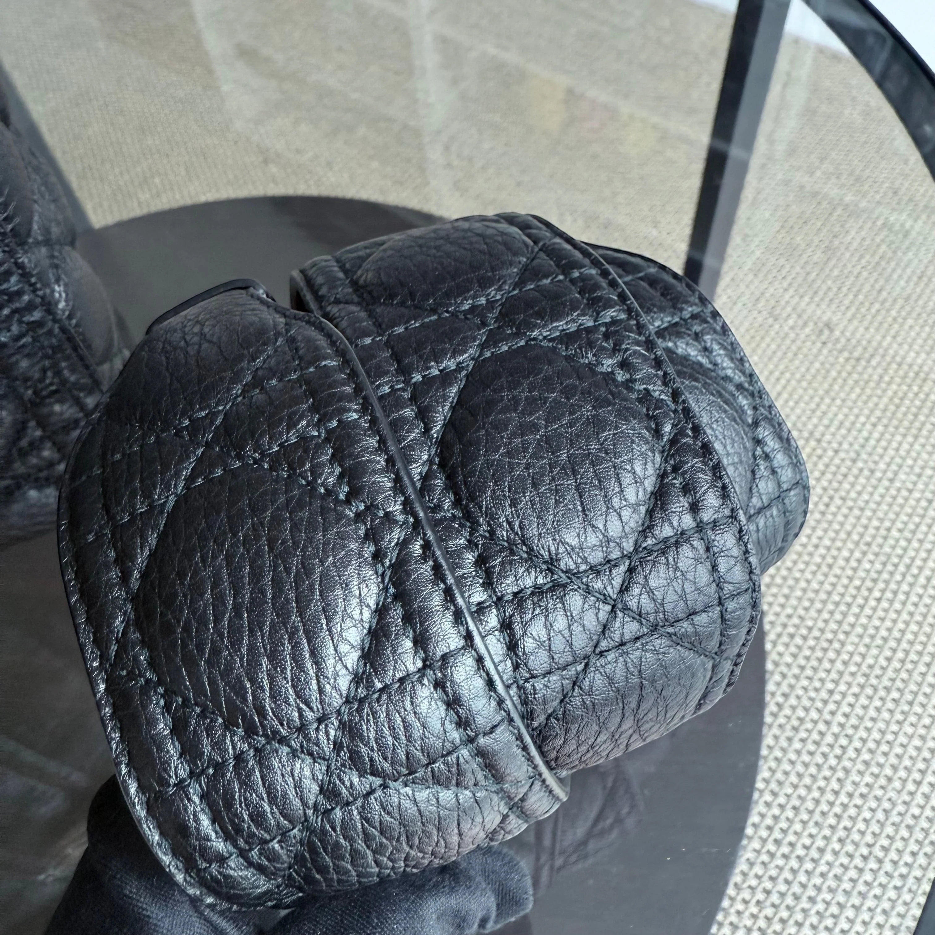 *Flap, Grained Calfskin* Lady Large Flap Grained Calfskin Cannage Black GHW