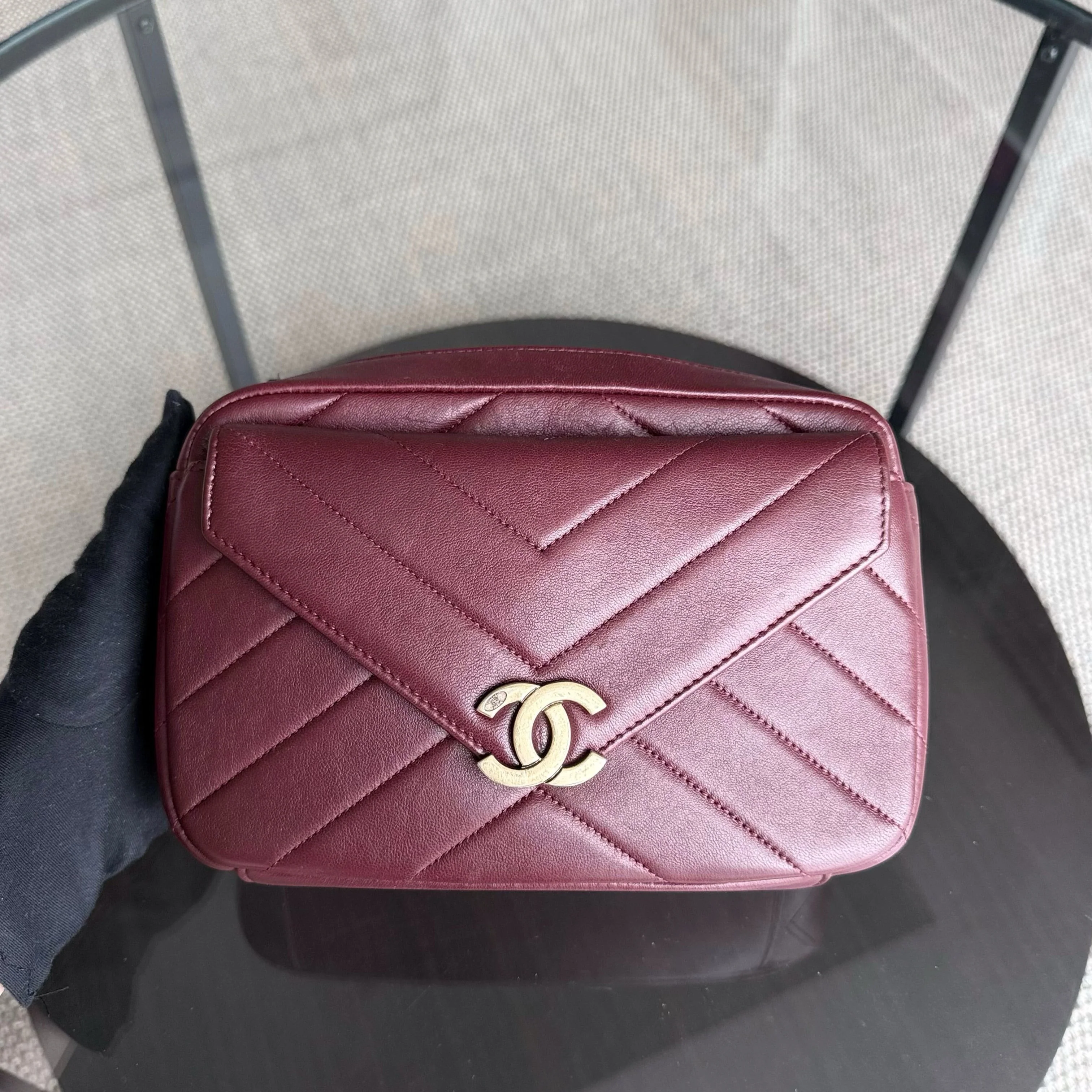Chanel Flap - 22CM Chevron Calfskin Burgundy Gold Hardware Series 22