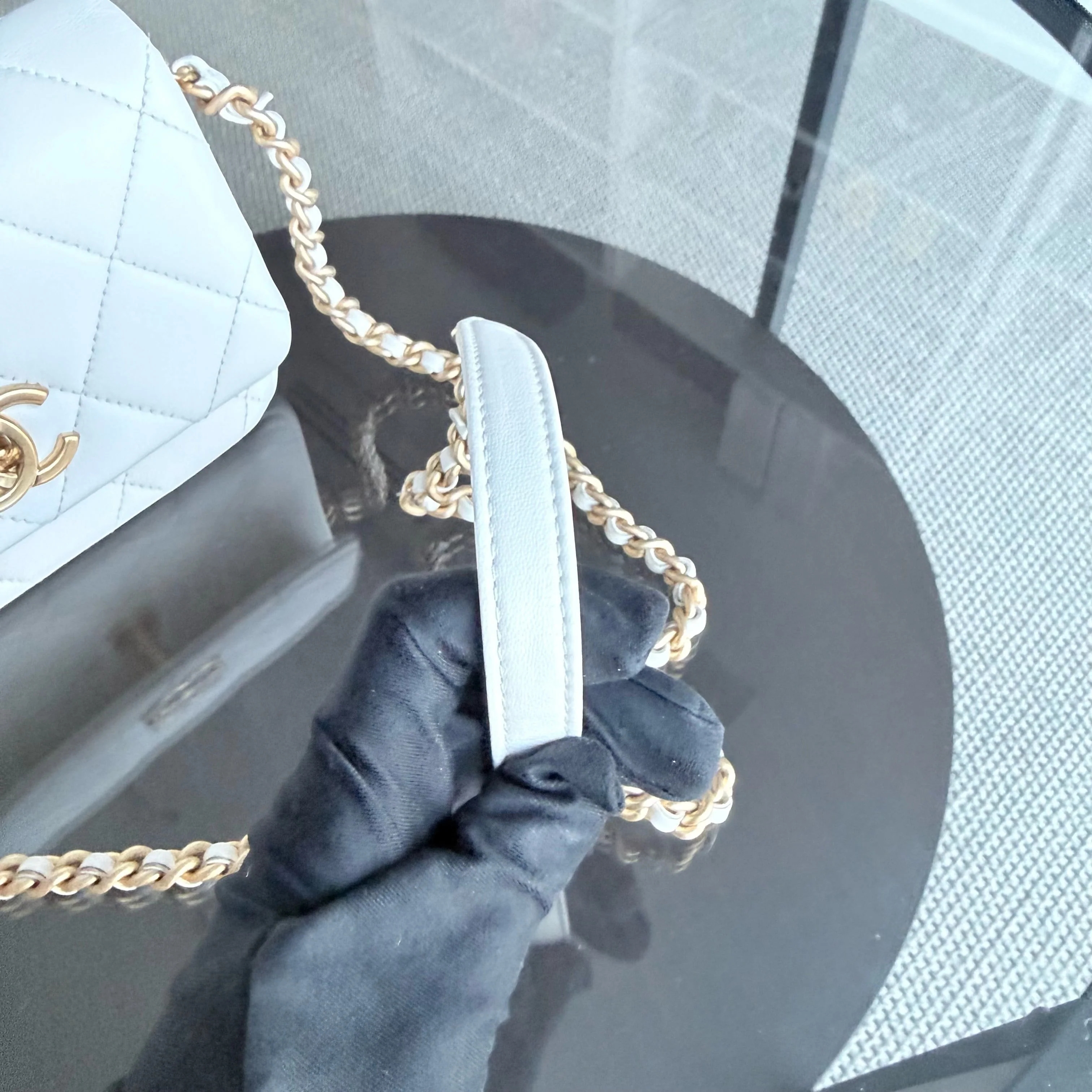 Chanel Classic Flap Mini Square - 17CM Quilted Lambskin White Gold Hardware Microchip