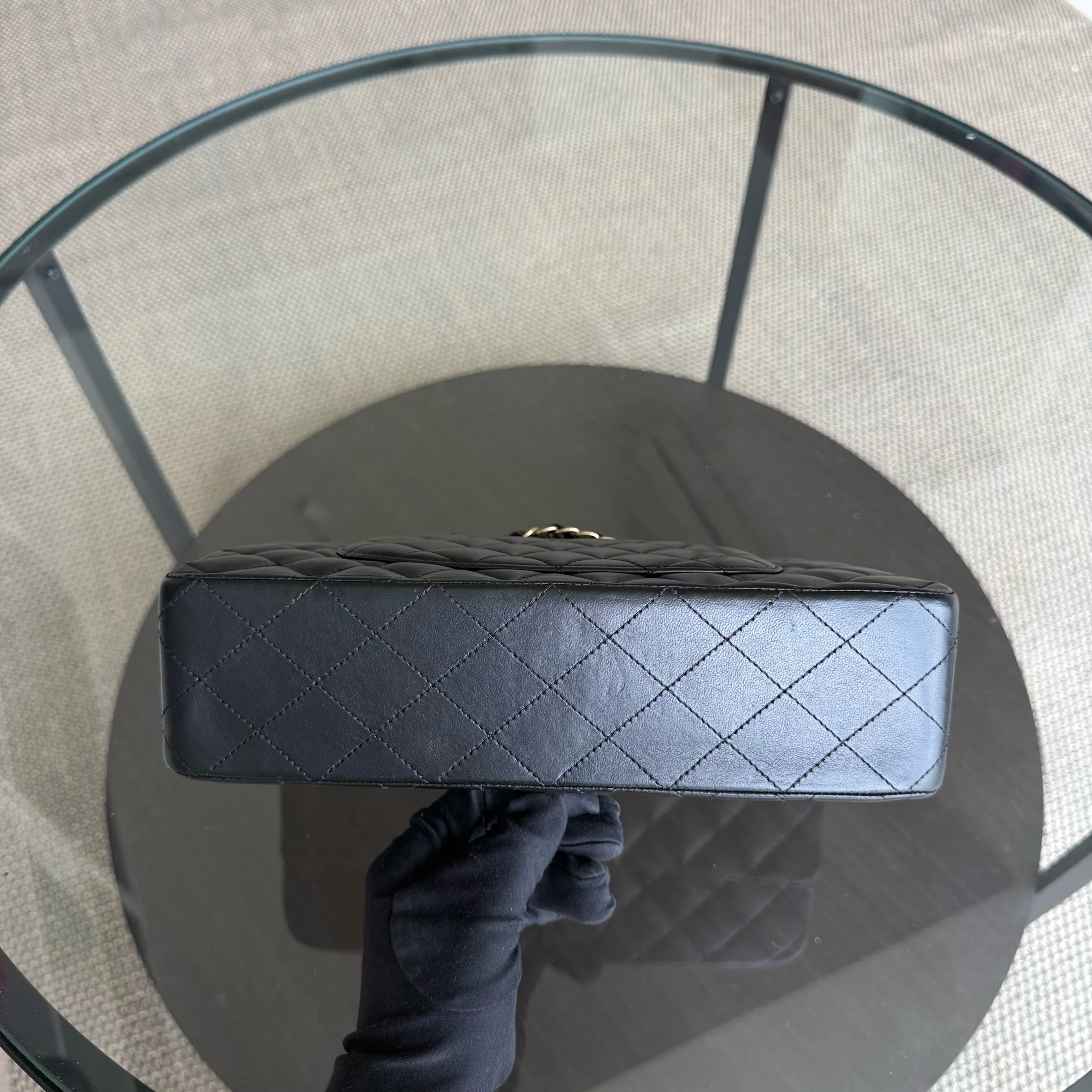 Chanel Classic Flap Medium - 25CM Quilted Lambskin Black Gold Hardware