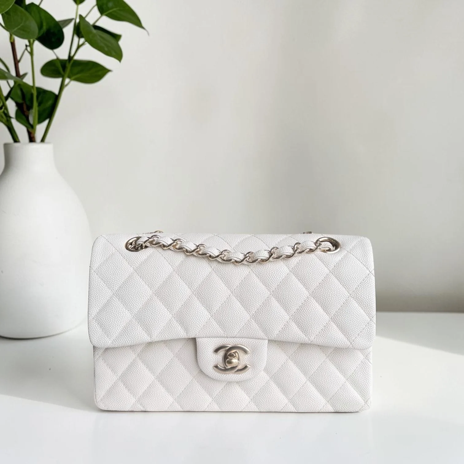 Chanel Classic Flap Small - Caviar 23CM Quilted White Light Gold Hardware Microchipped