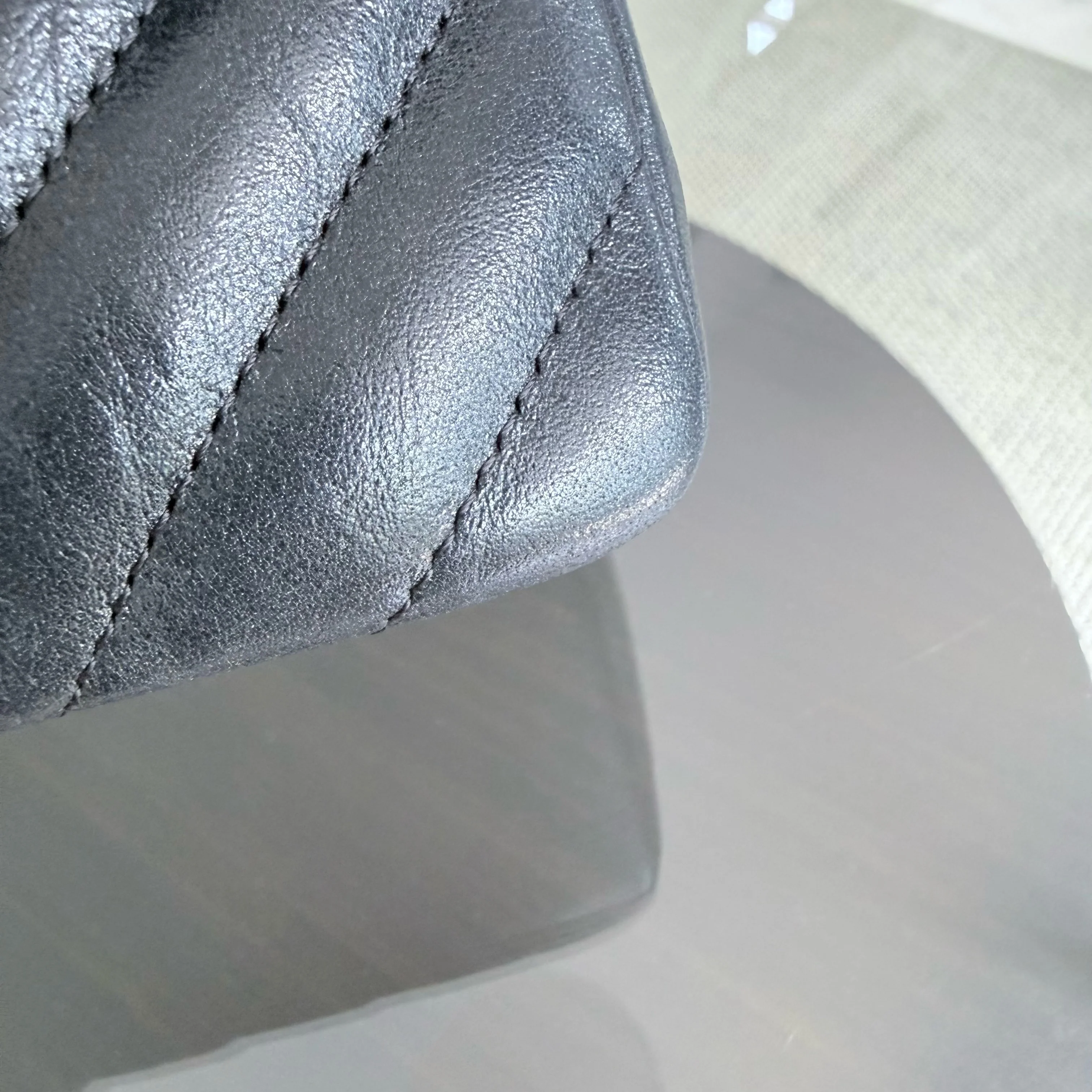 Chanel Classic Flap Small - Calfskin 23CM Quilted Black Gold Hardware Series 26