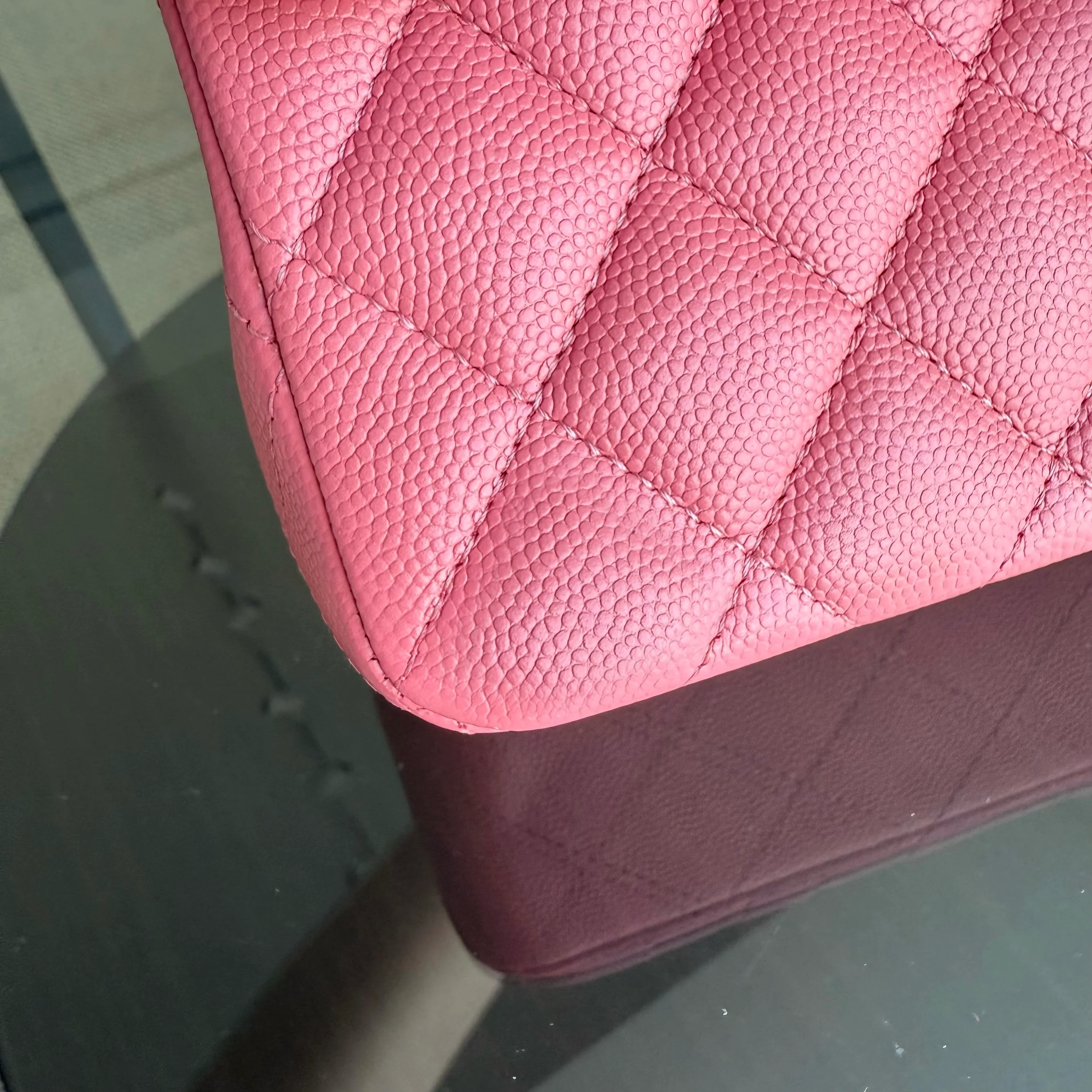 Chanel Classic Flap Small - Caviar 23CM Quilted Grained Calfskin Pink Gold Hardware Series 28