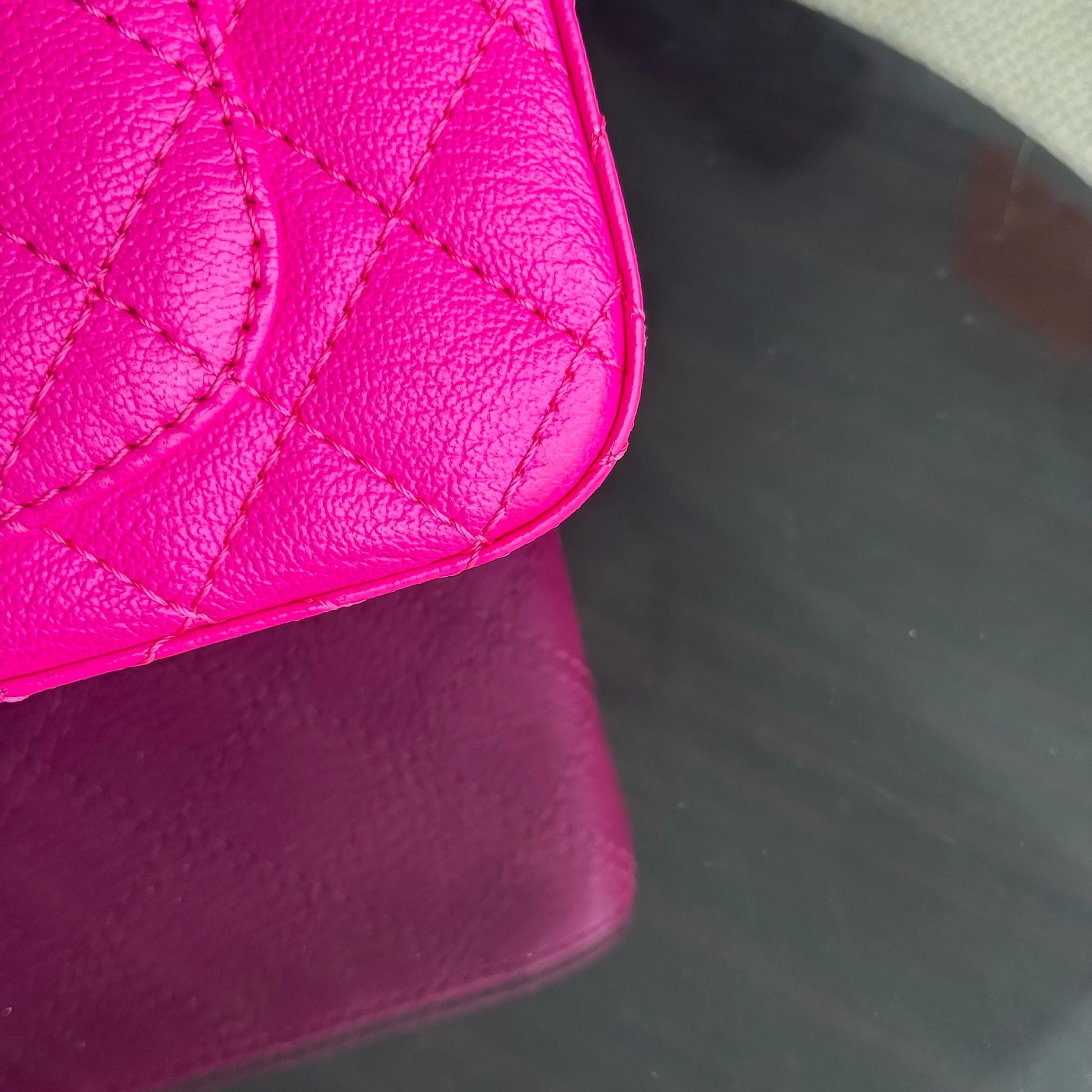 Chanel 2.55 Reissue Mini - 20CM Quilted Grained Calfskin Pink Silver Hardware Series 28