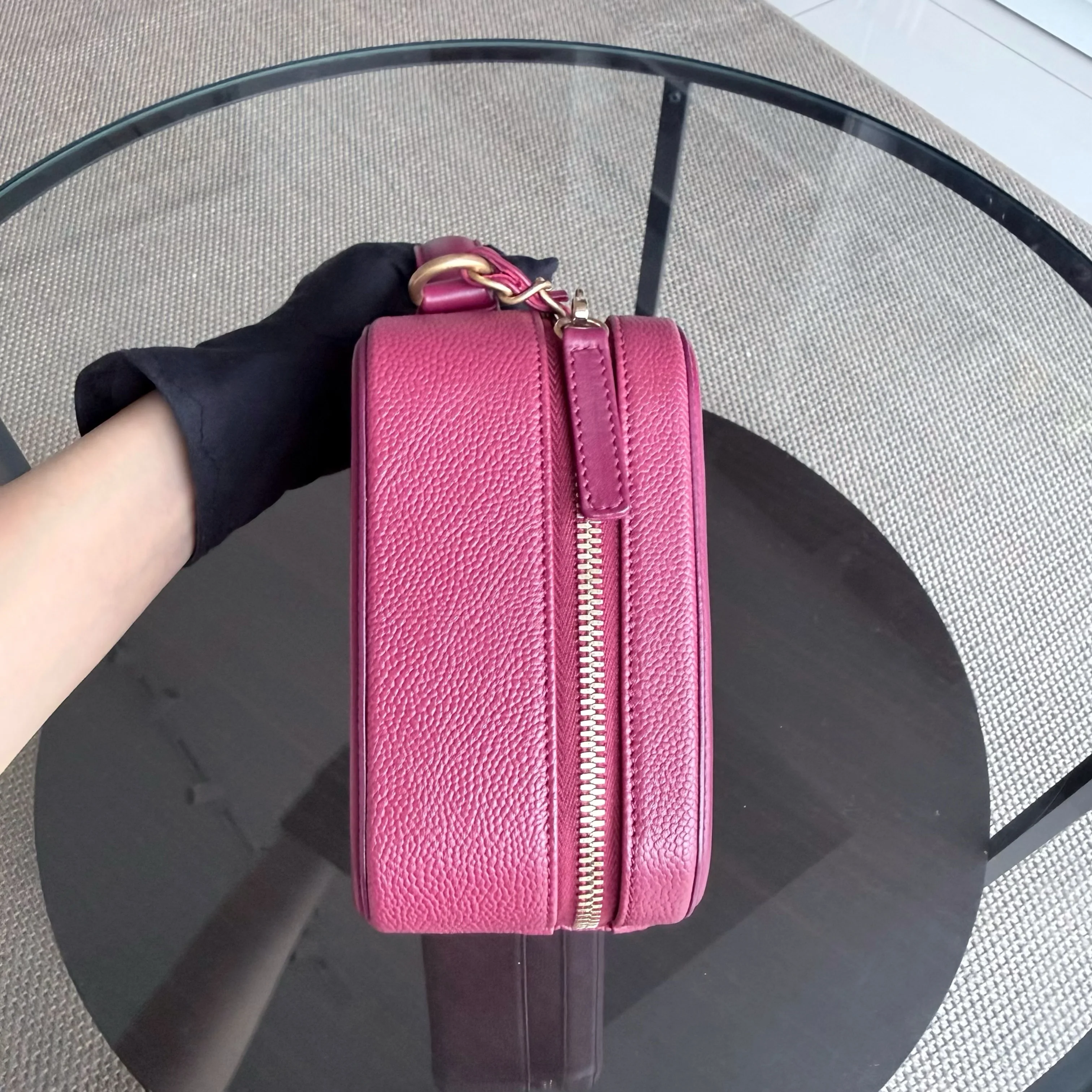 Chanel Filigree Vanity Case Medium - Caviar 21CM Dark Pink Gold Hardware Series 26