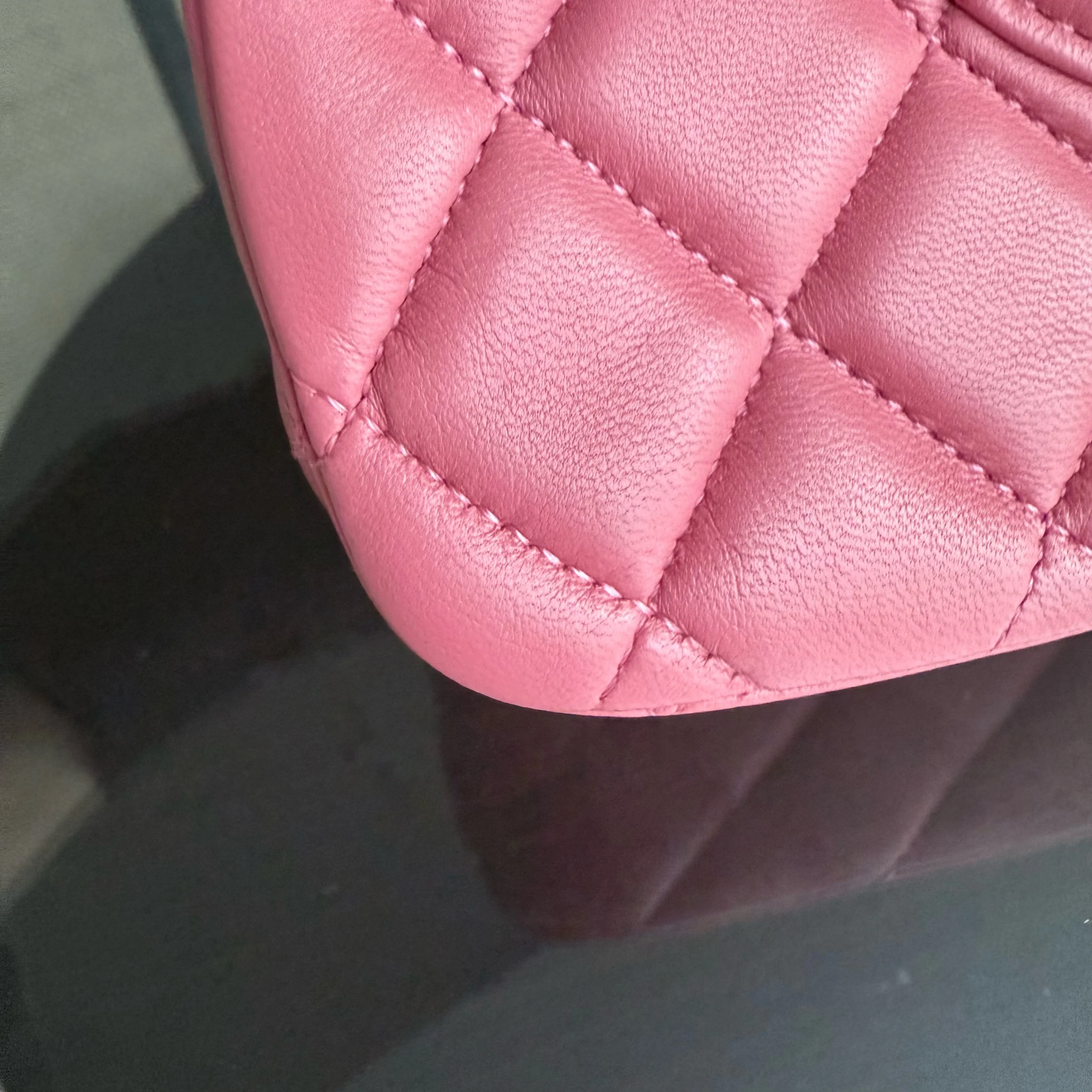 Chanel Classic Flap Medium - Special Valentine Edition 25CM Quilted Lambskin Pink Gold Hardware Series 19